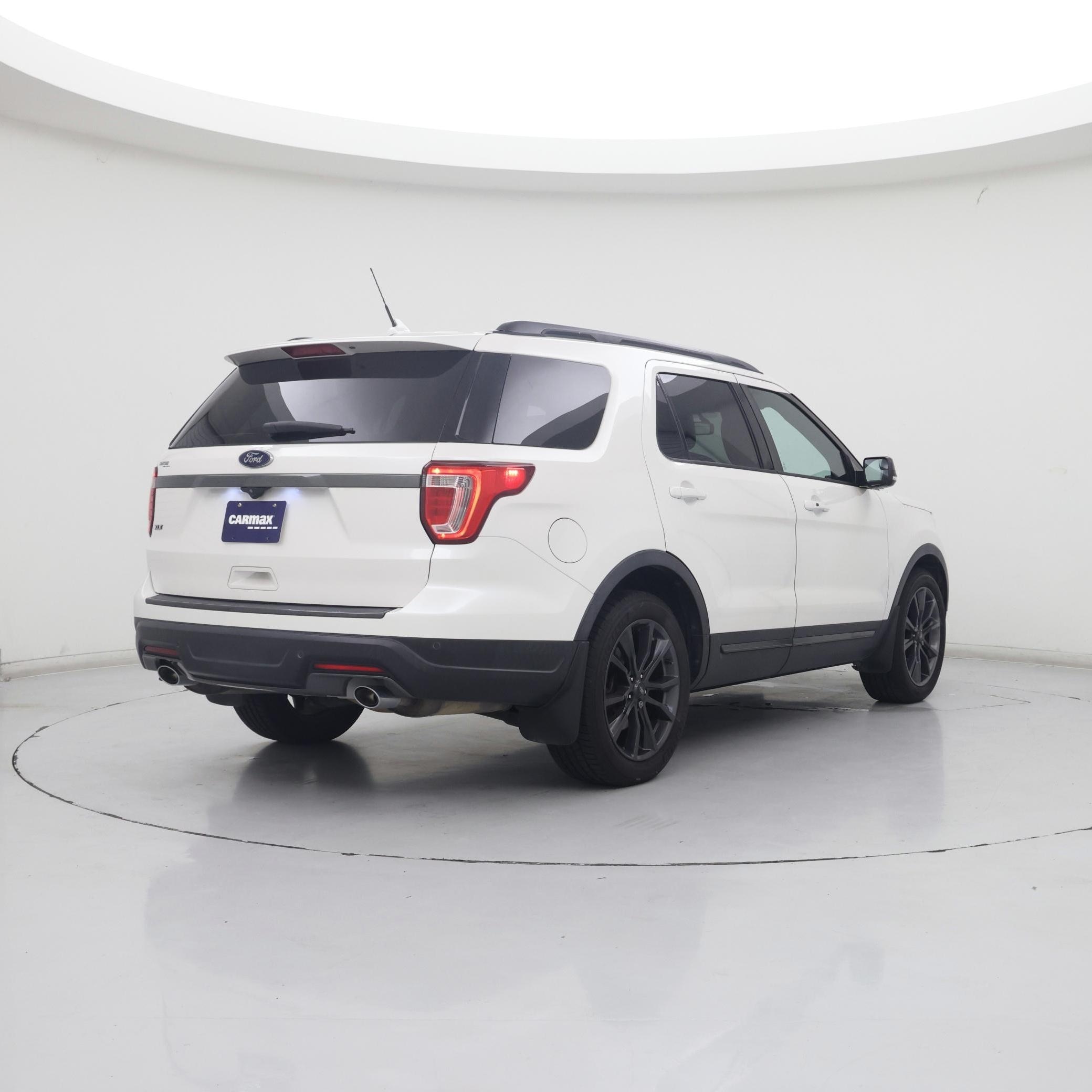 Thumbnail: 2018 Ford Explorer - 8