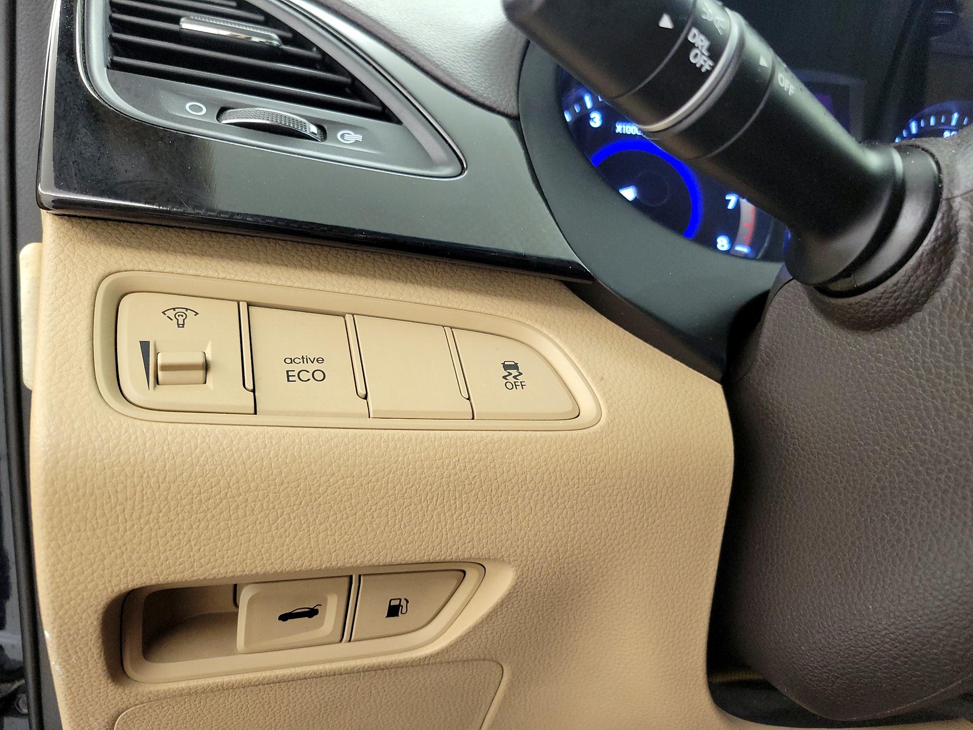 Thumbnail: 2013 Hyundai Azera - 13