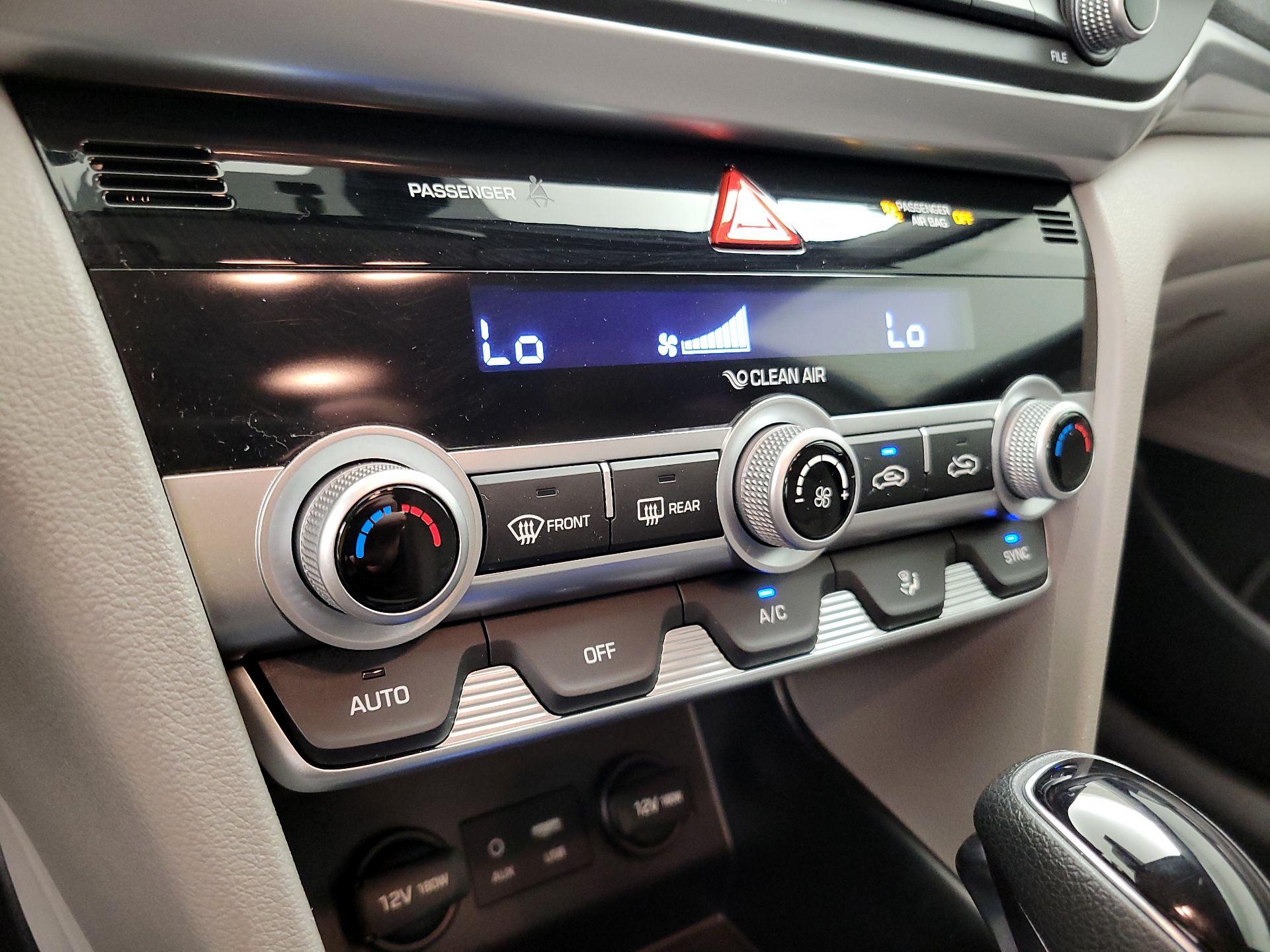 Thumbnail: 2020 Hyundai Elantra - 16