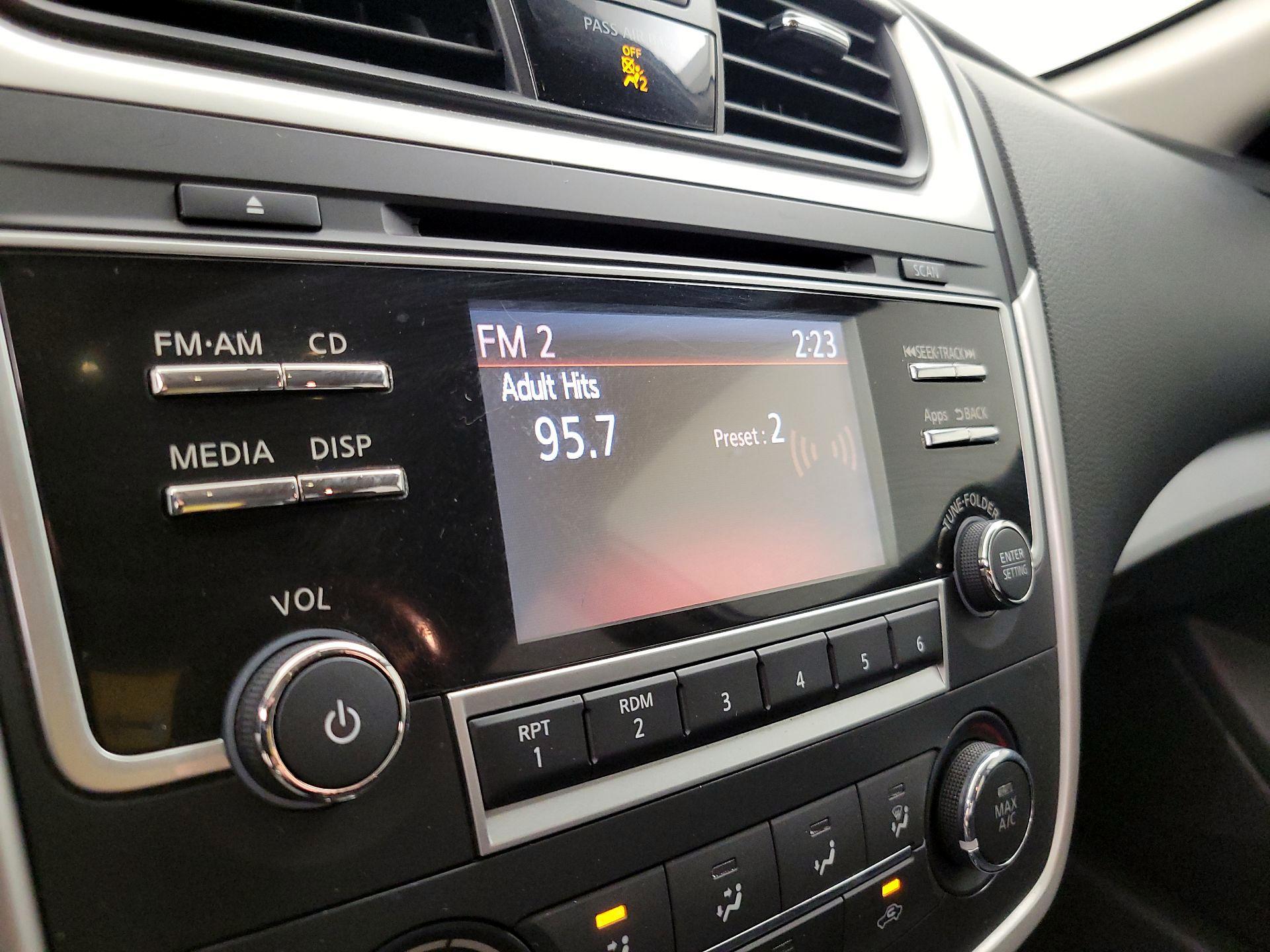 Thumbnail: 2016 Nissan Altima - 15