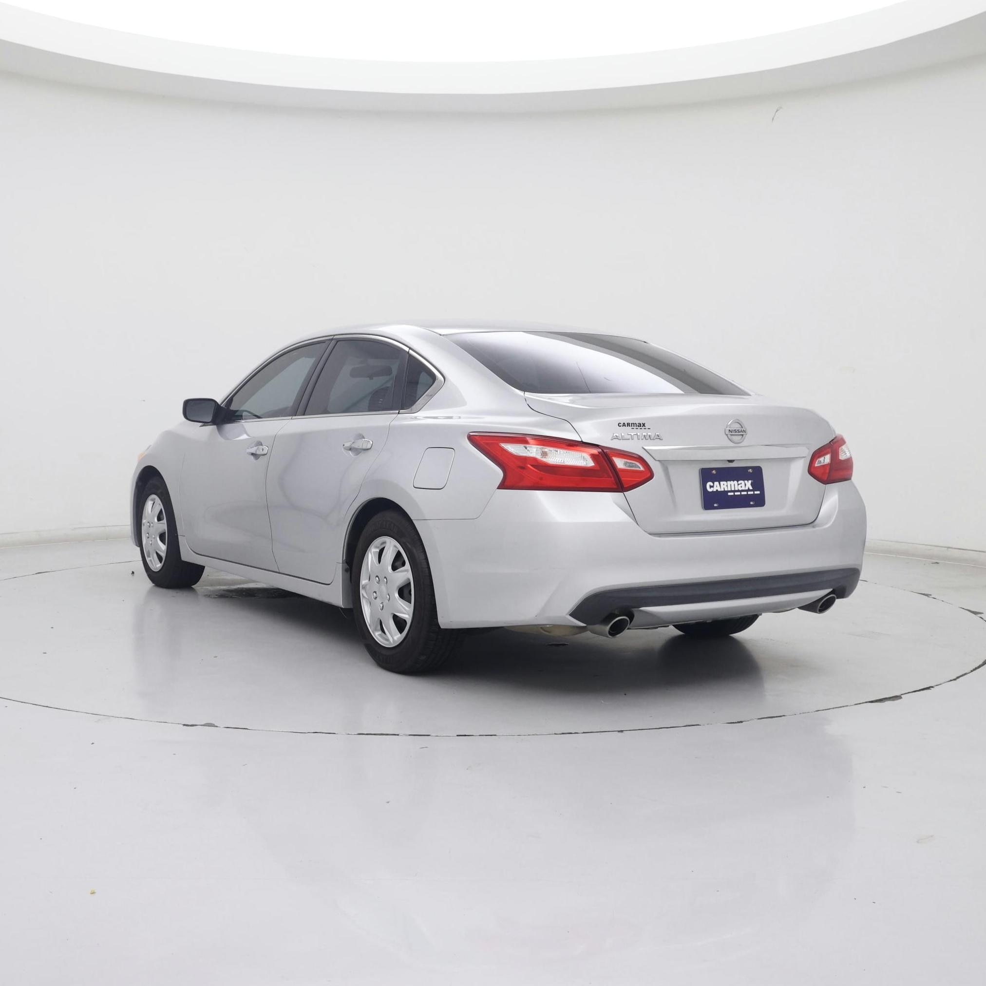 Thumbnail: 2016 Nissan Altima - 2