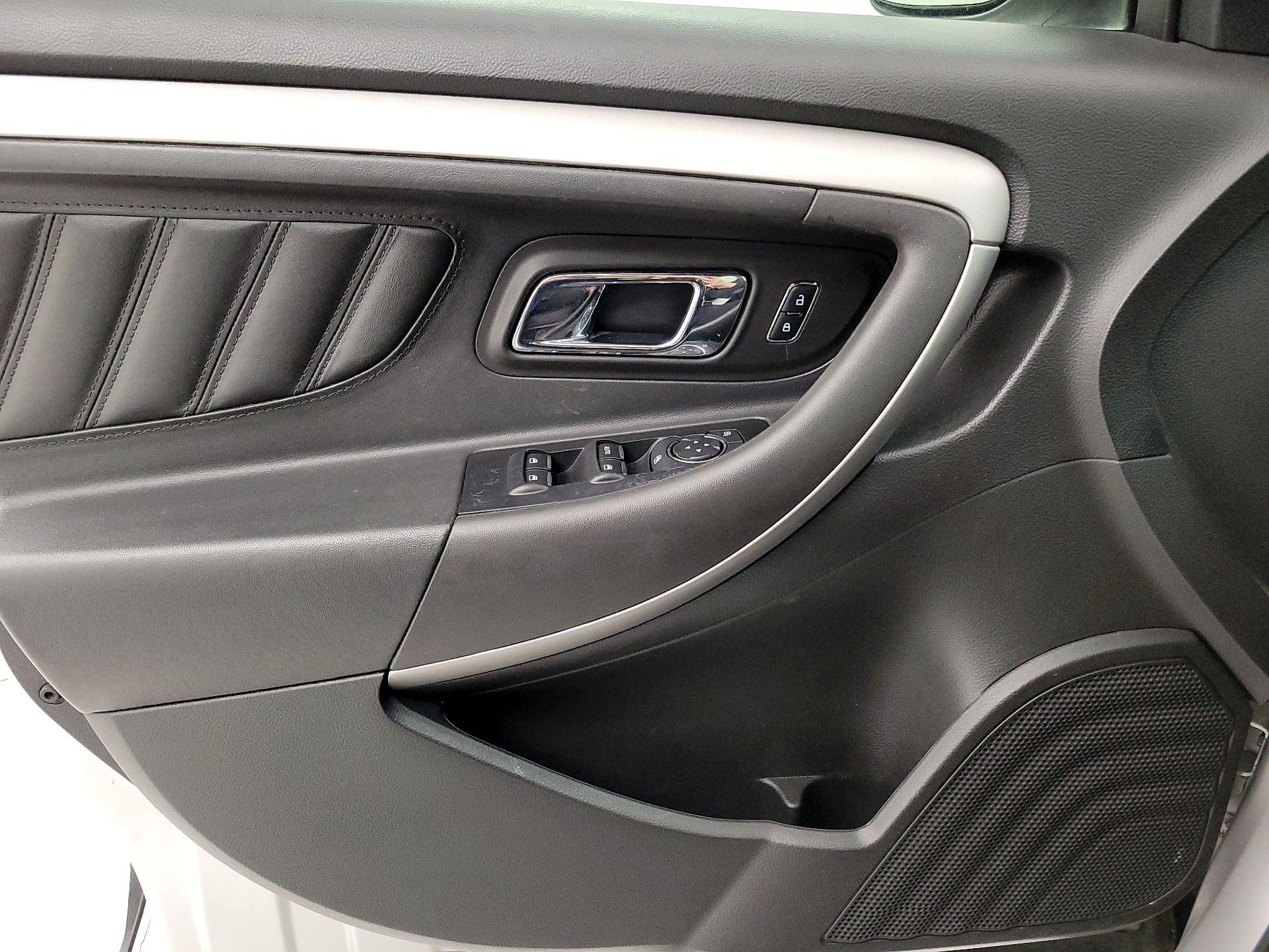 Thumbnail: 2016 Ford Taurus - 12