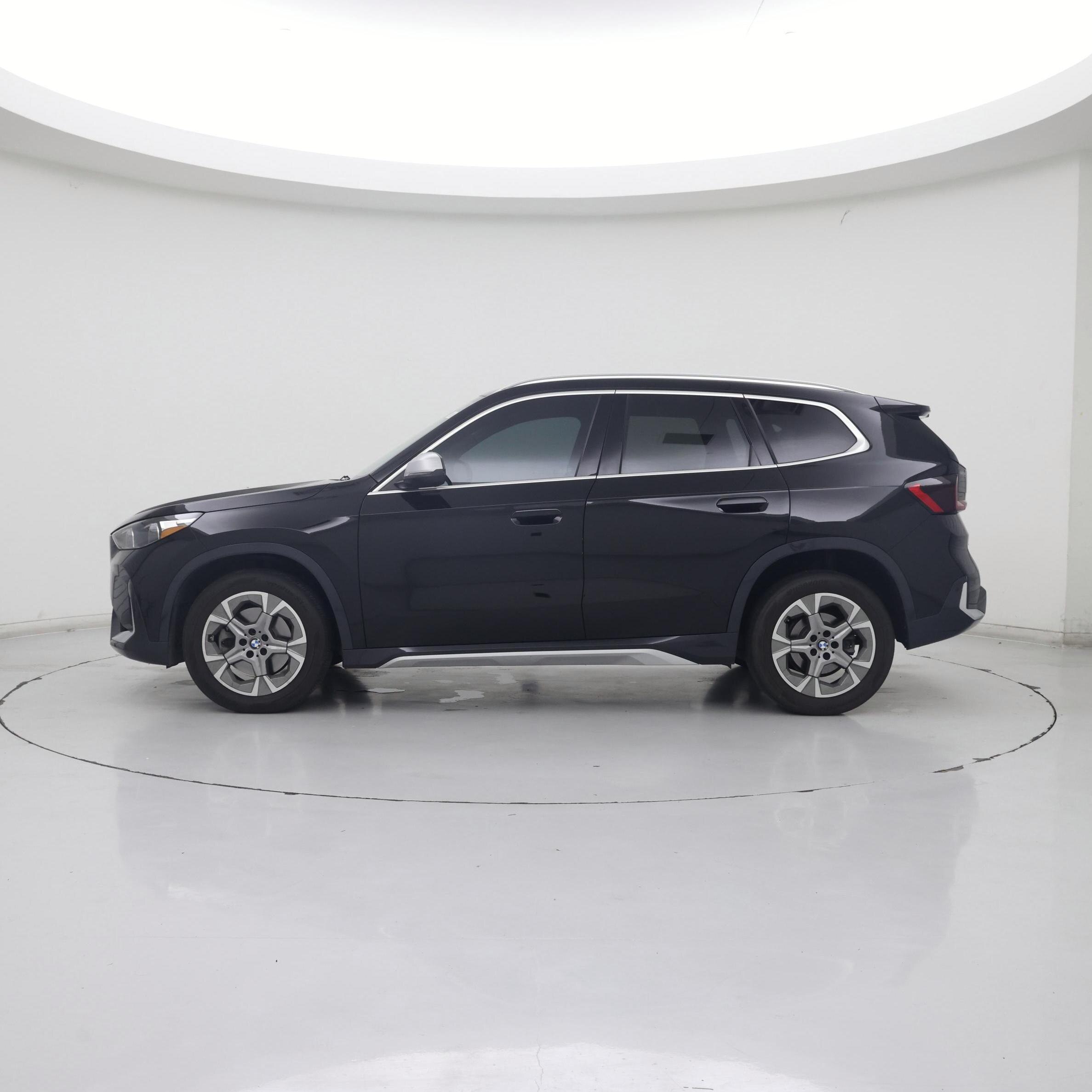 Thumbnail: 2023 BMW X1 - 3