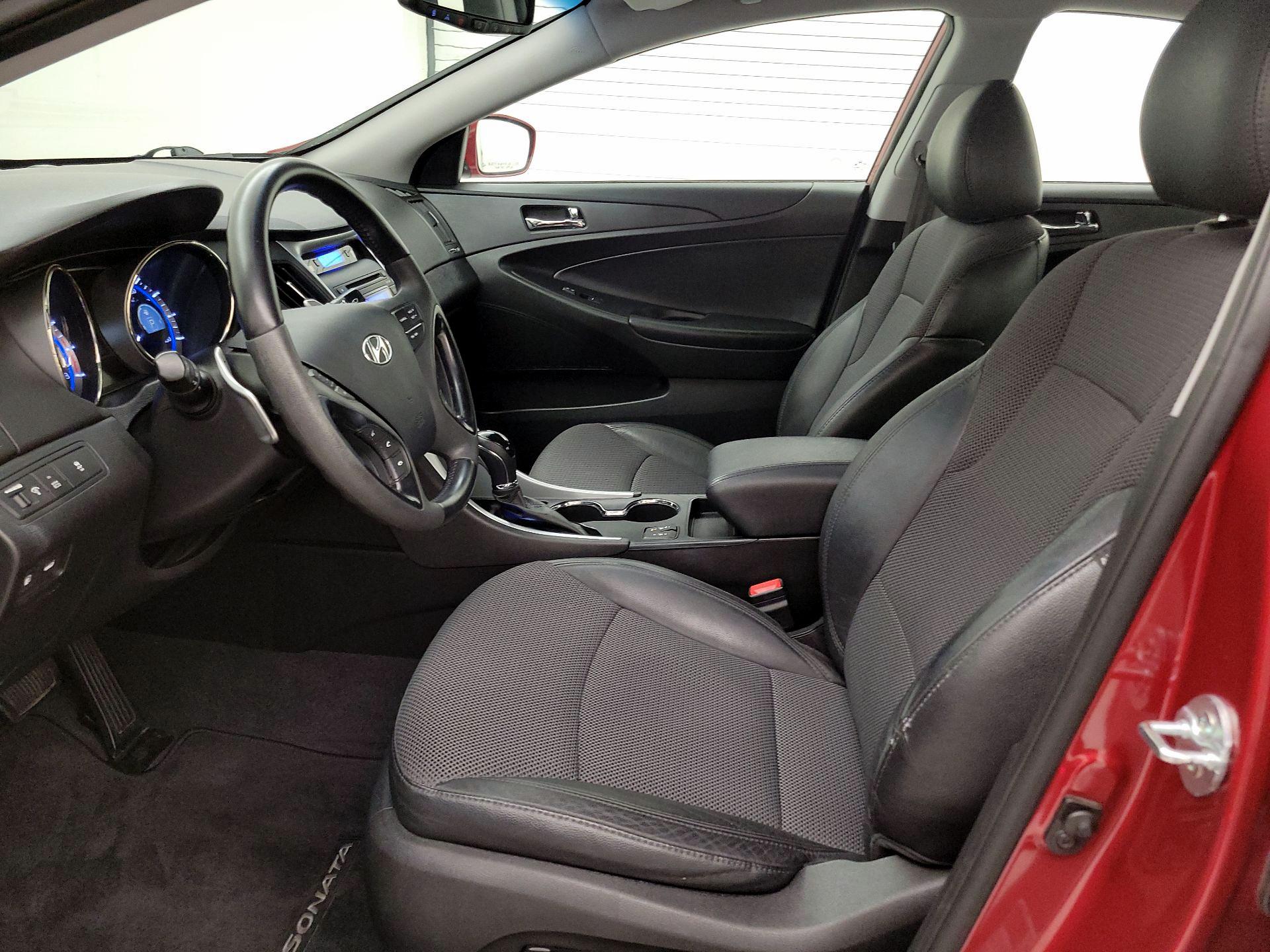 Thumbnail: 2013 Hyundai Sonata - 11