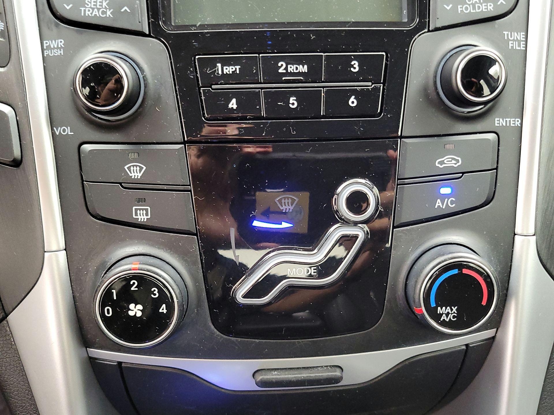 Thumbnail: 2013 Hyundai Sonata - 15
