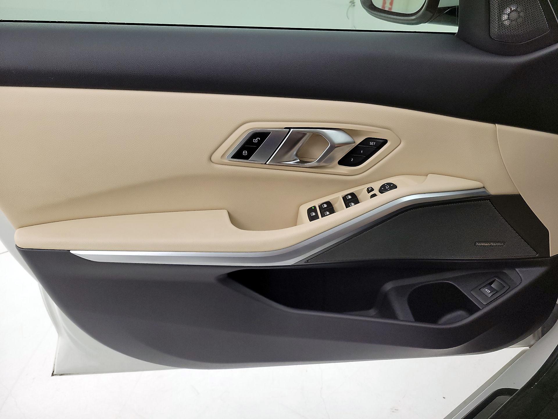 Thumbnail: 2019 BMW 3 Series - 12