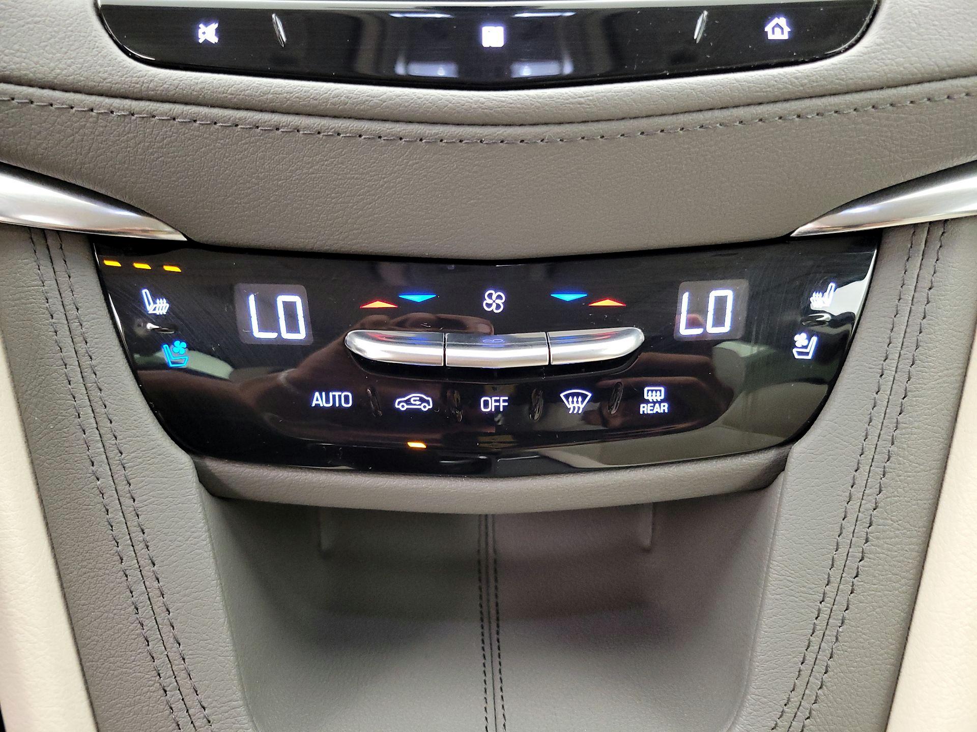 Thumbnail: 2020 Cadillac XT5 - 16