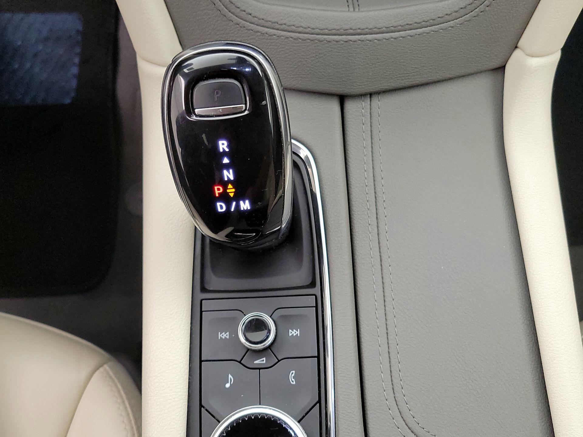 Thumbnail: 2020 Cadillac XT5 - 17