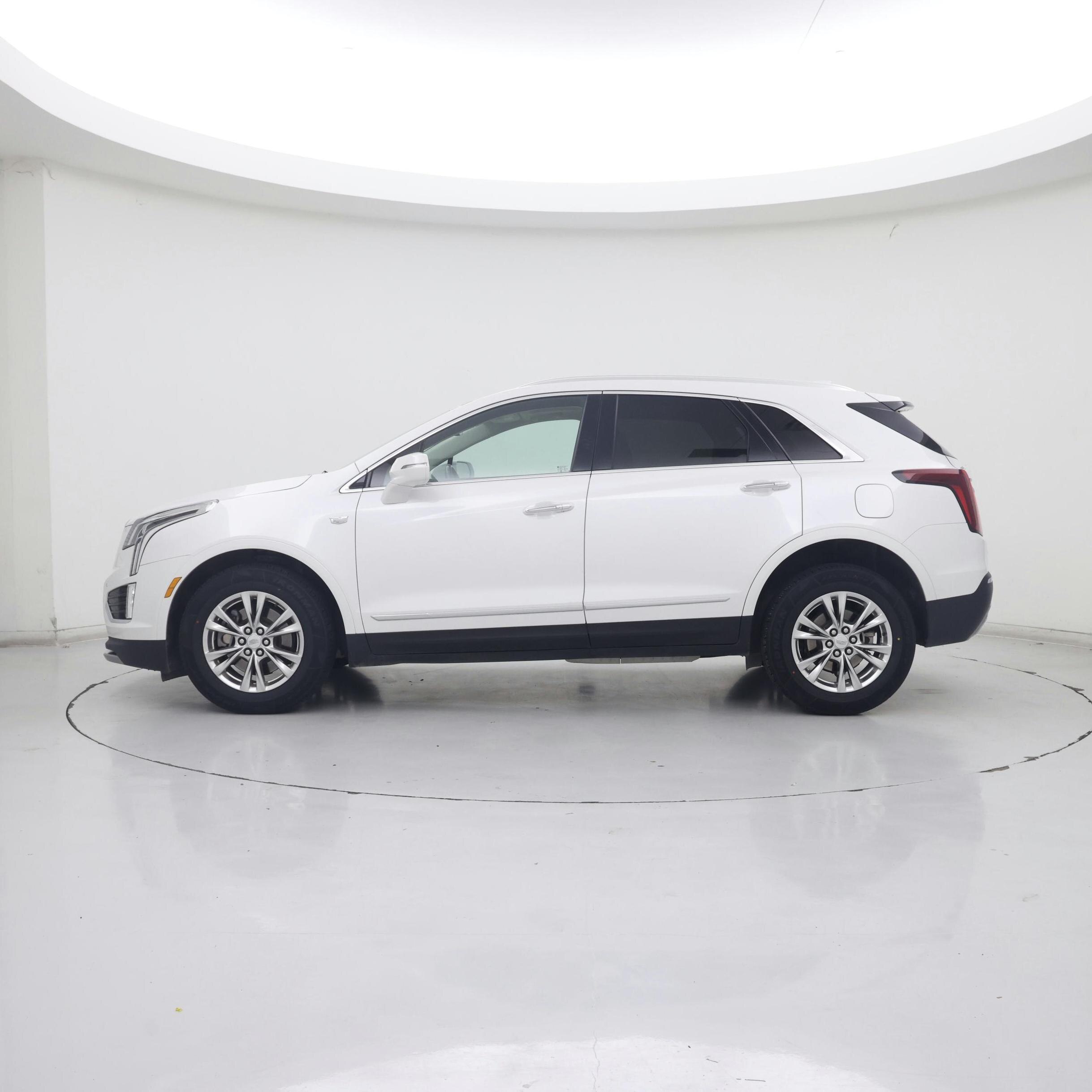 Thumbnail: 2020 Cadillac XT5 - 3