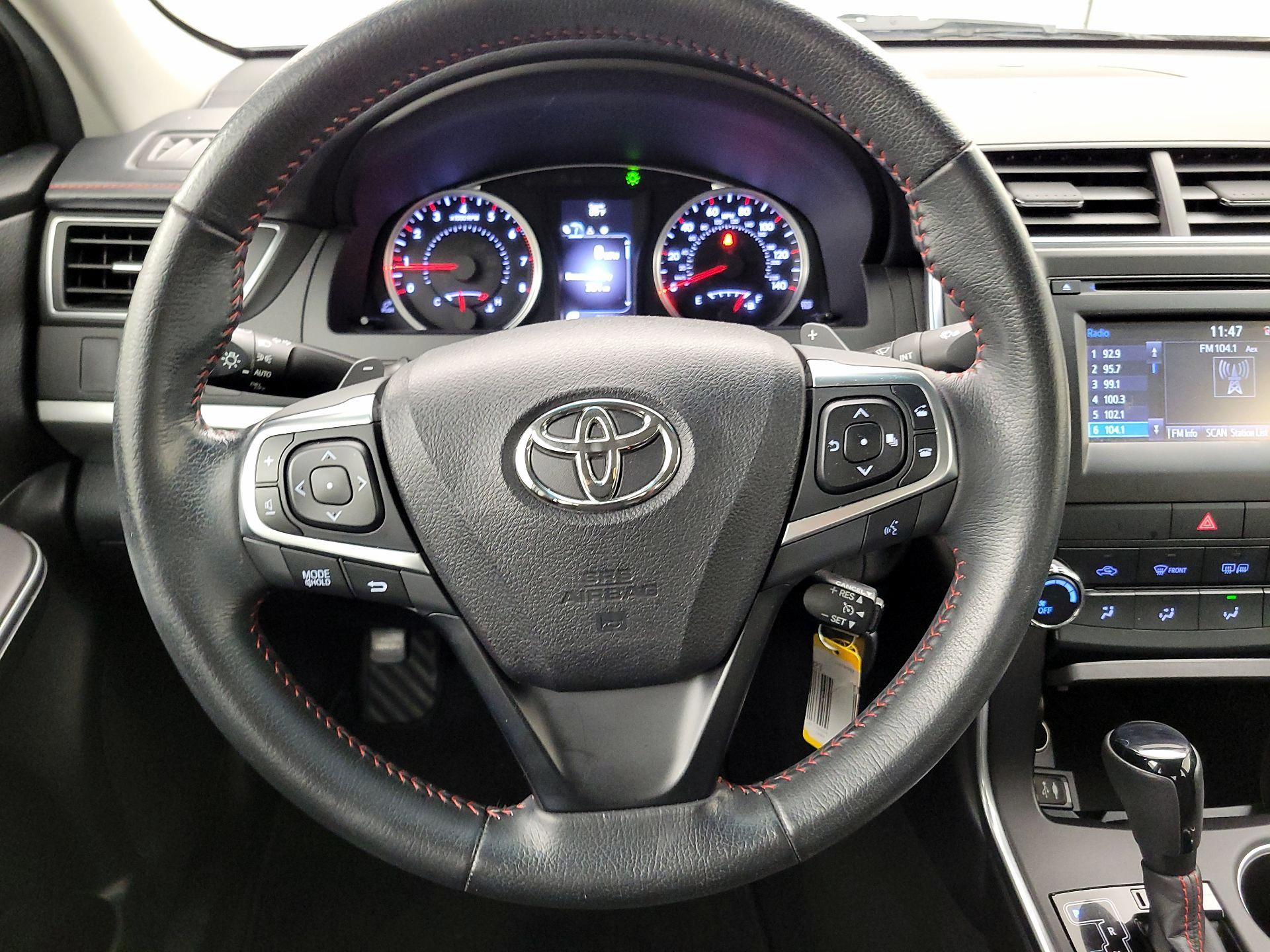 Thumbnail: 2015 Toyota Camry - 10