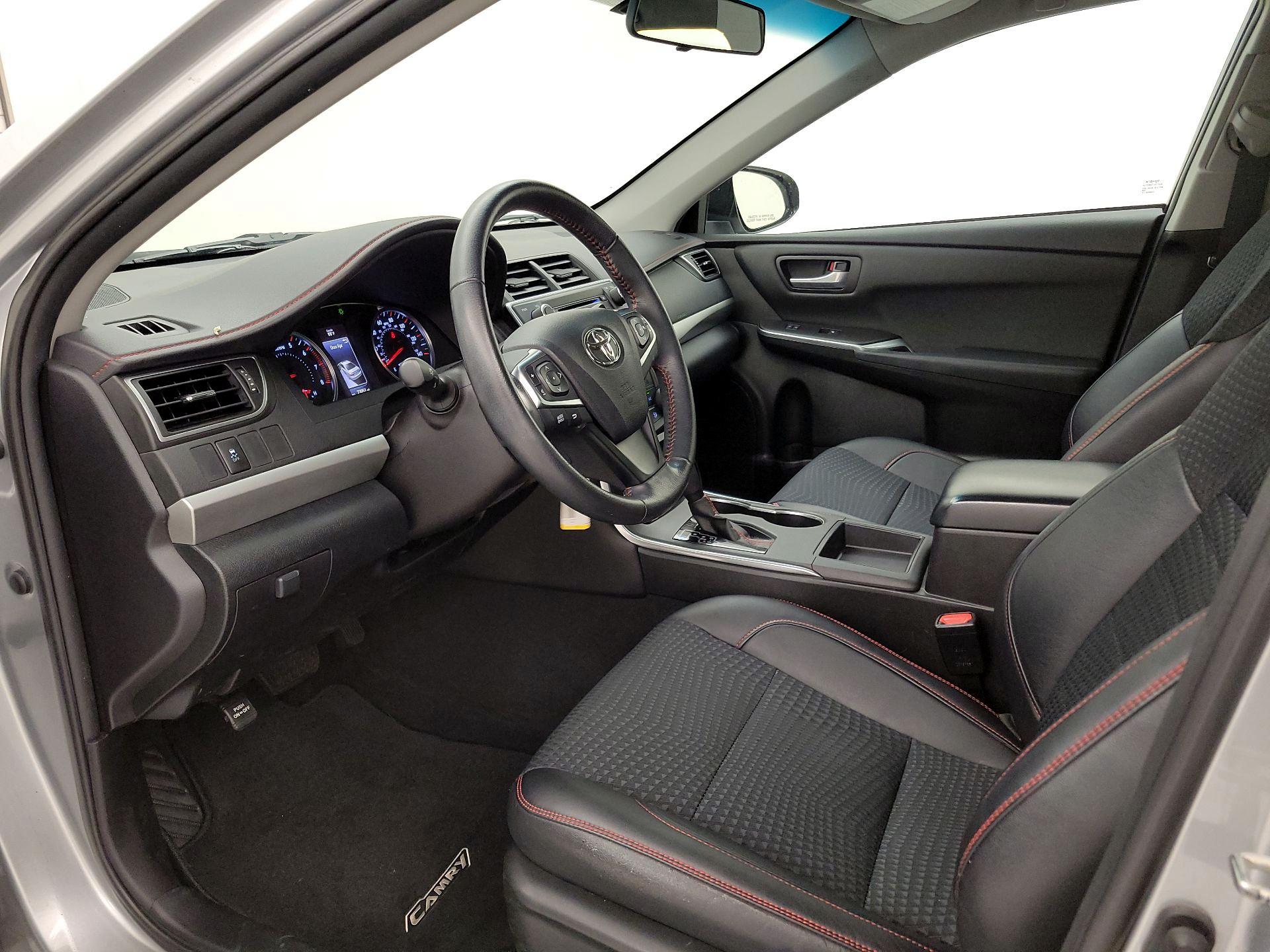 Thumbnail: 2015 Toyota Camry - 11