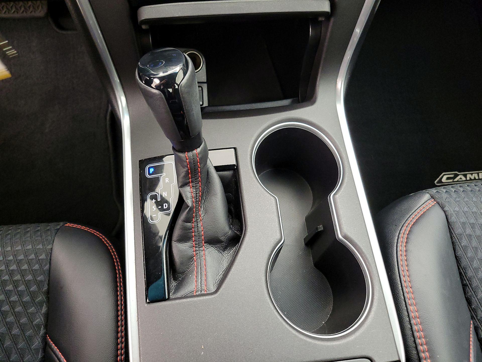 Thumbnail: 2015 Toyota Camry - 17