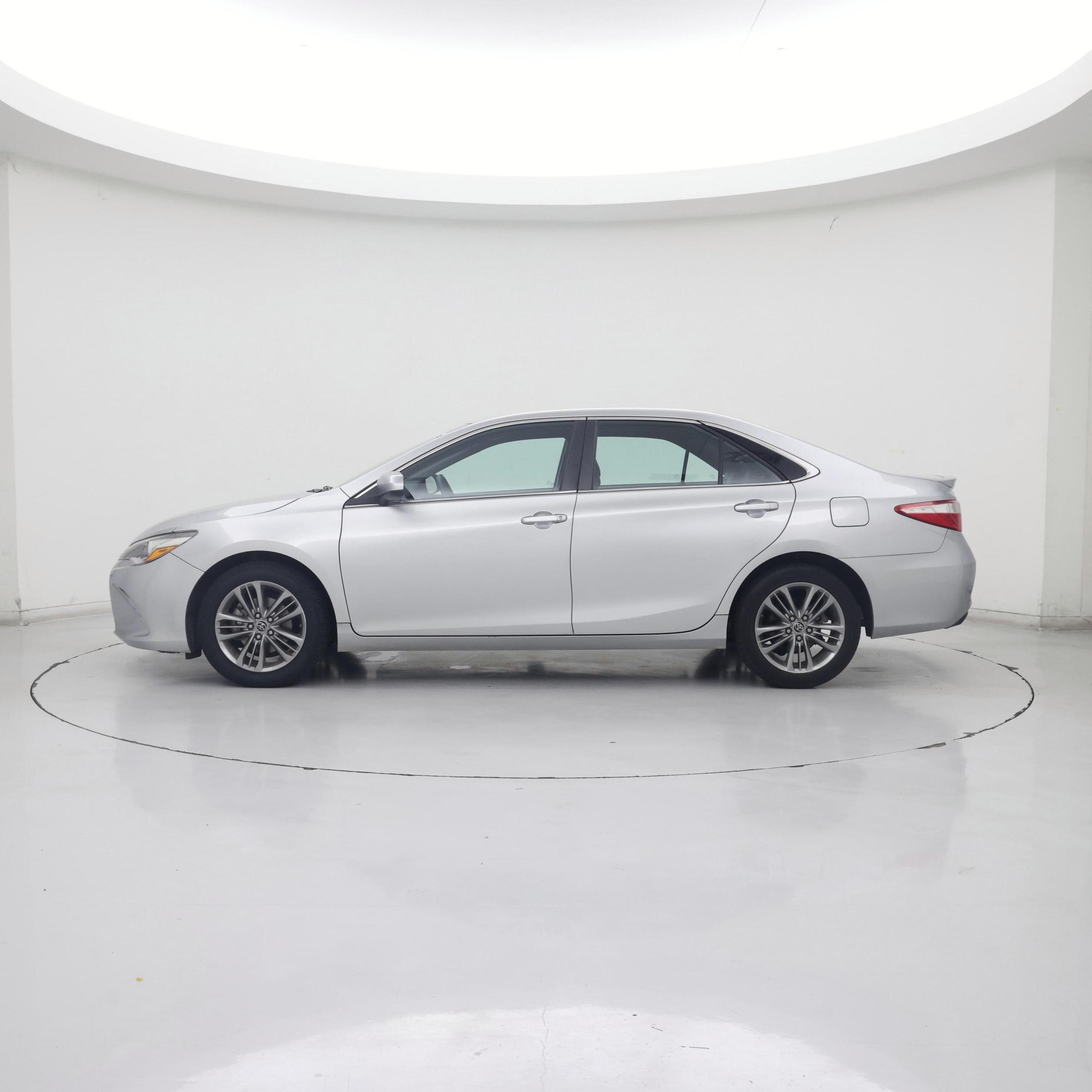 Thumbnail: 2015 Toyota Camry - 3