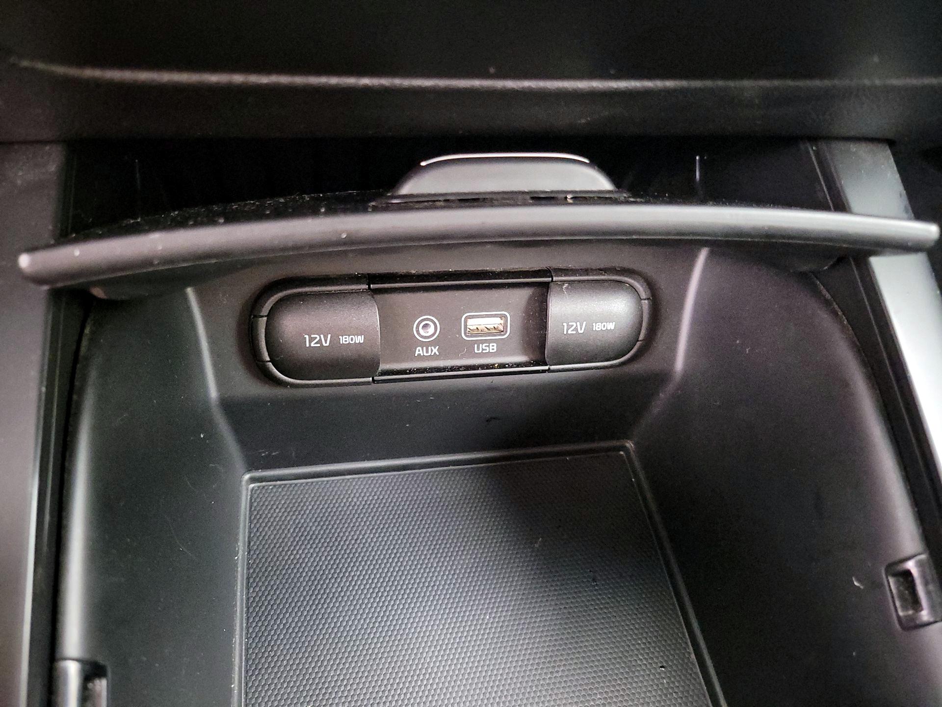 Thumbnail: 2020 Kia Sorento - 18