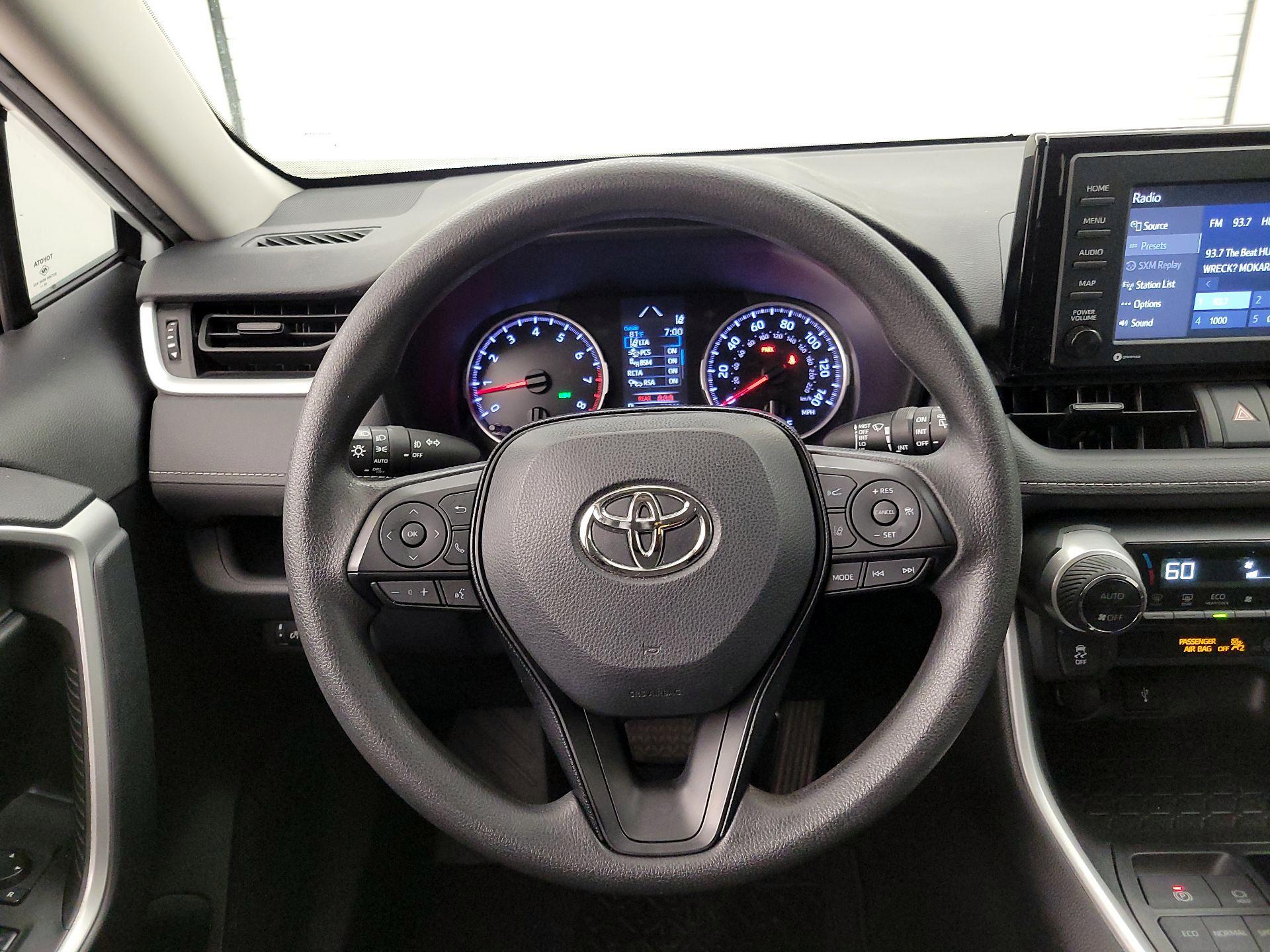 Thumbnail: 2020 Toyota RAV4 - 10