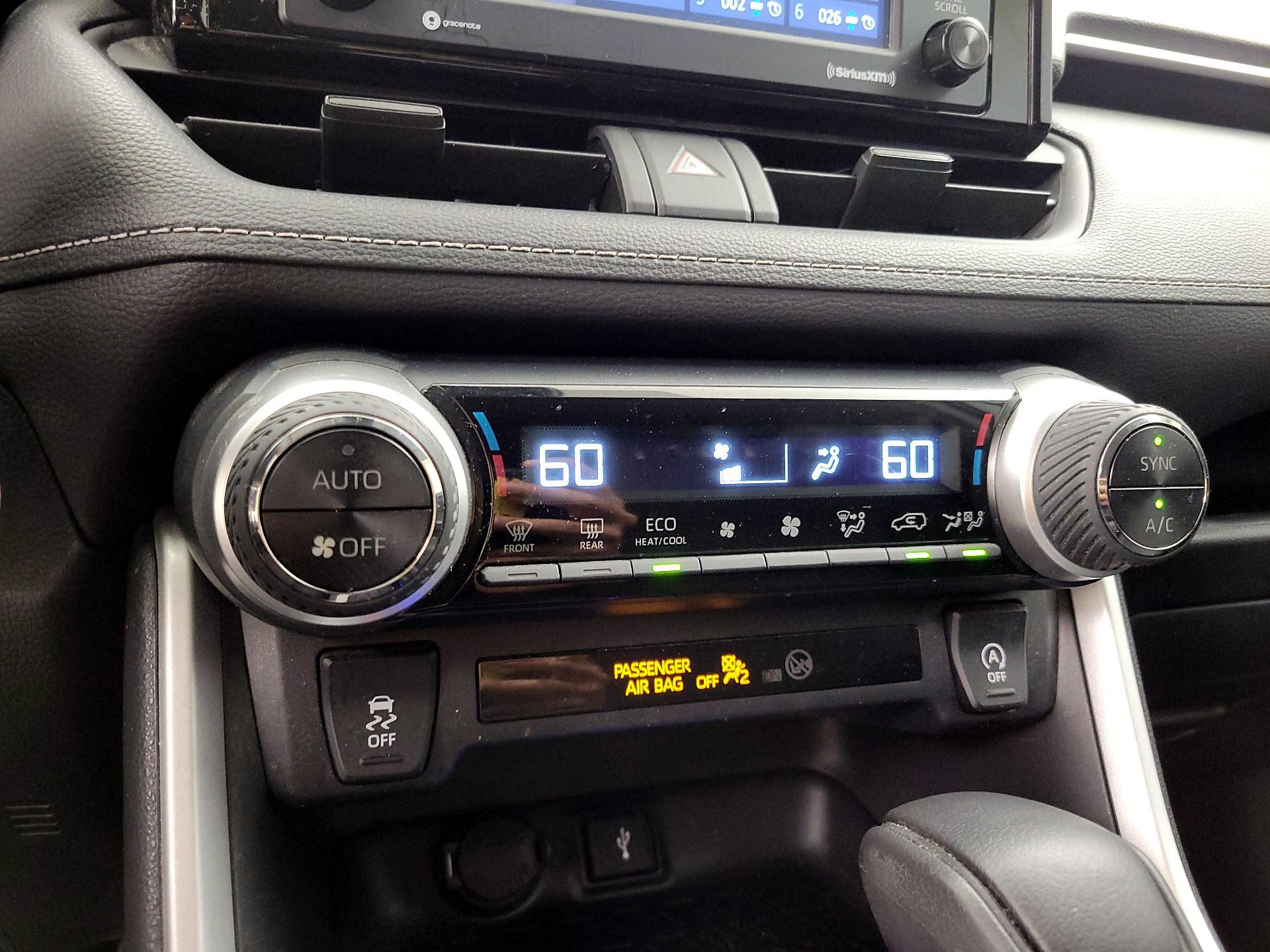 Thumbnail: 2020 Toyota RAV4 - 16