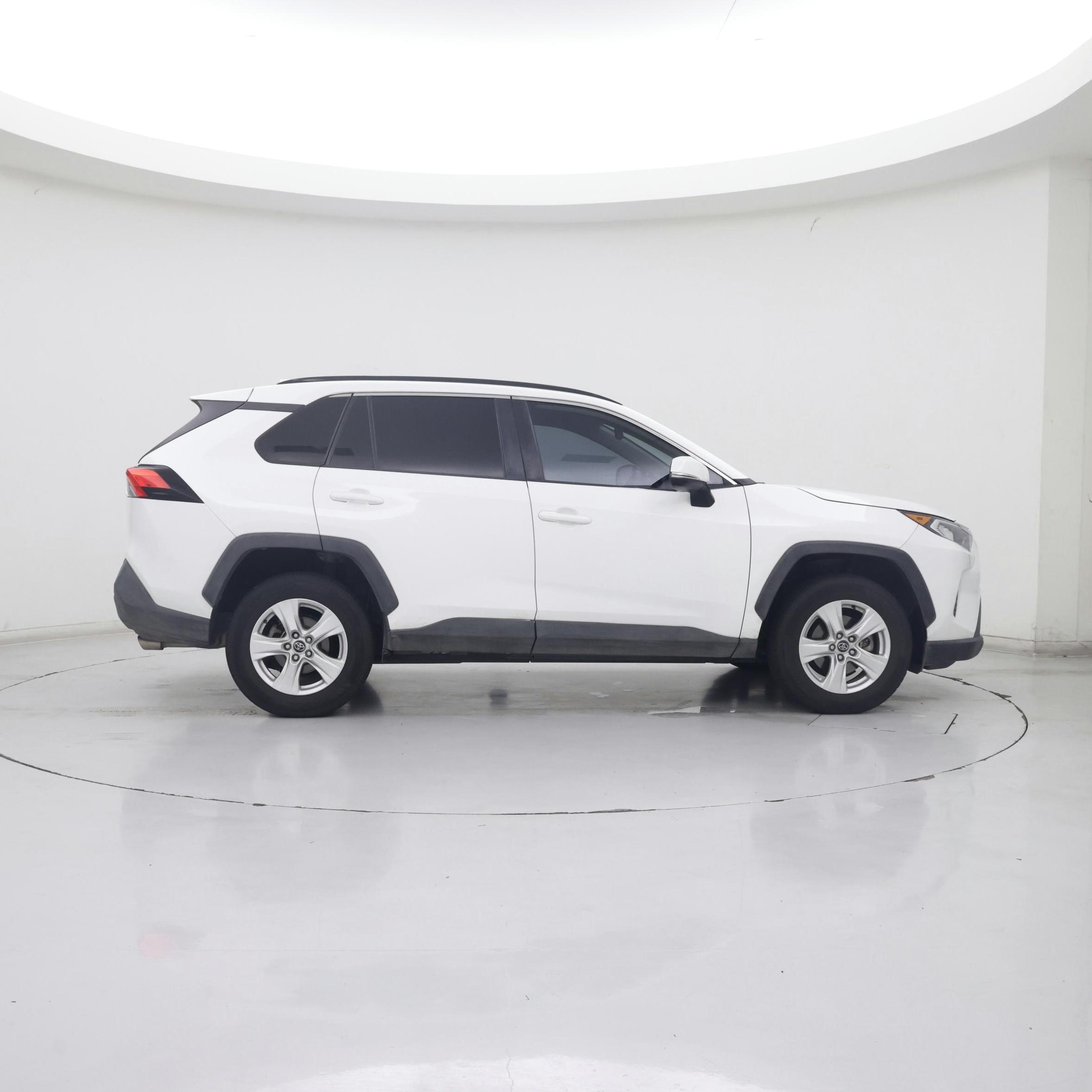 Thumbnail: 2020 Toyota RAV4 - 7