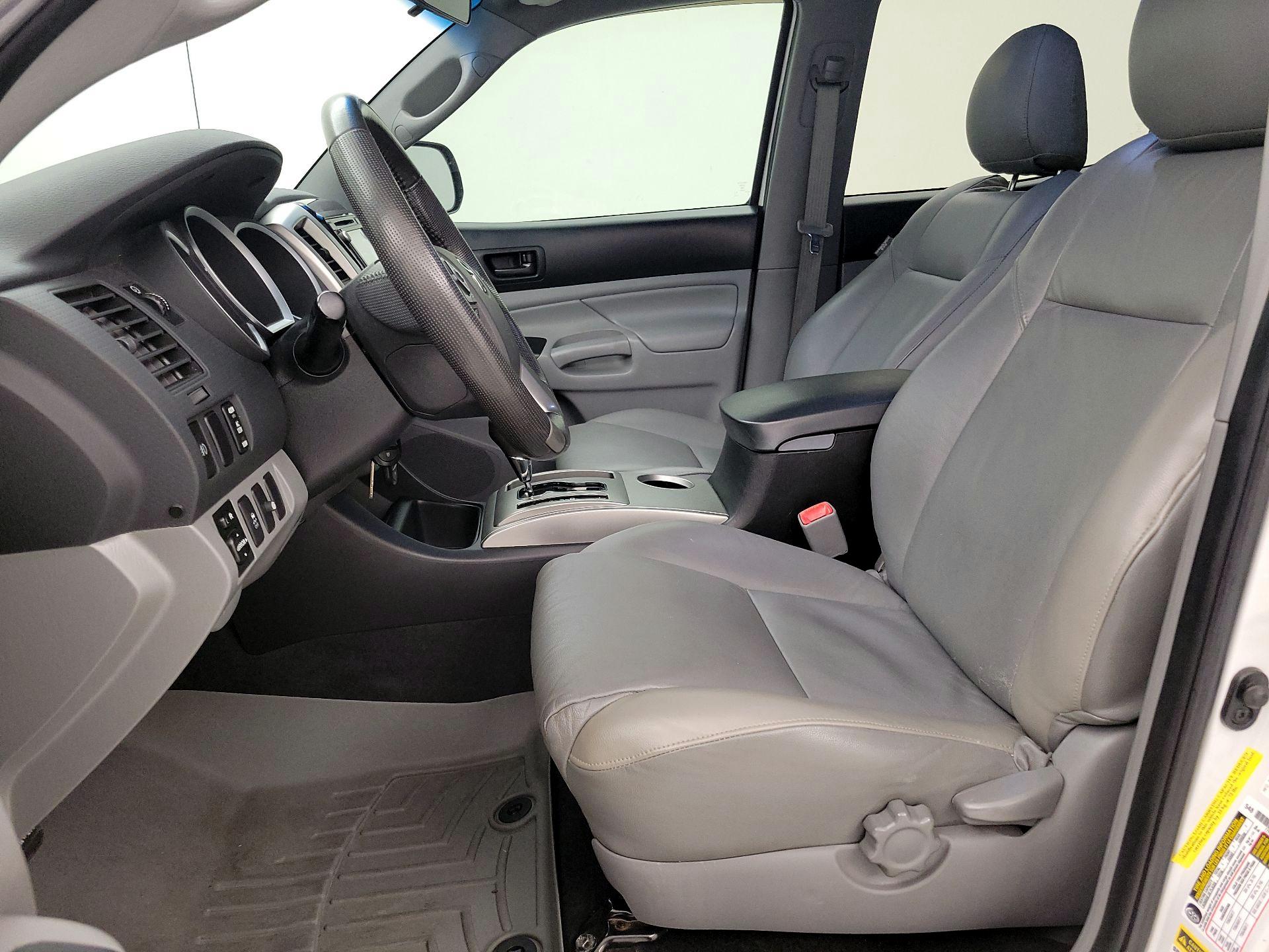 Thumbnail: 2014 Toyota Tacoma - 11