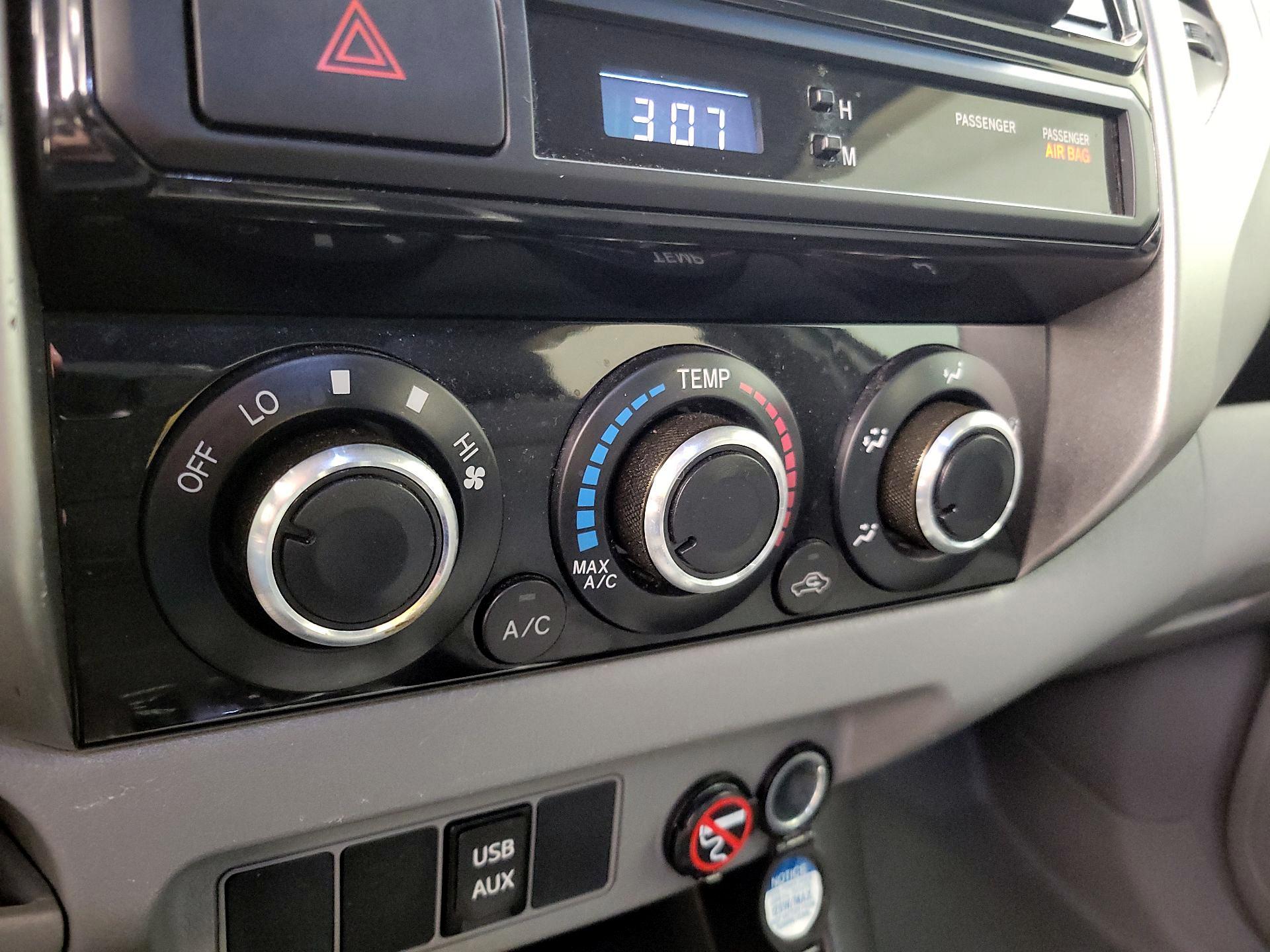 Thumbnail: 2014 Toyota Tacoma - 16