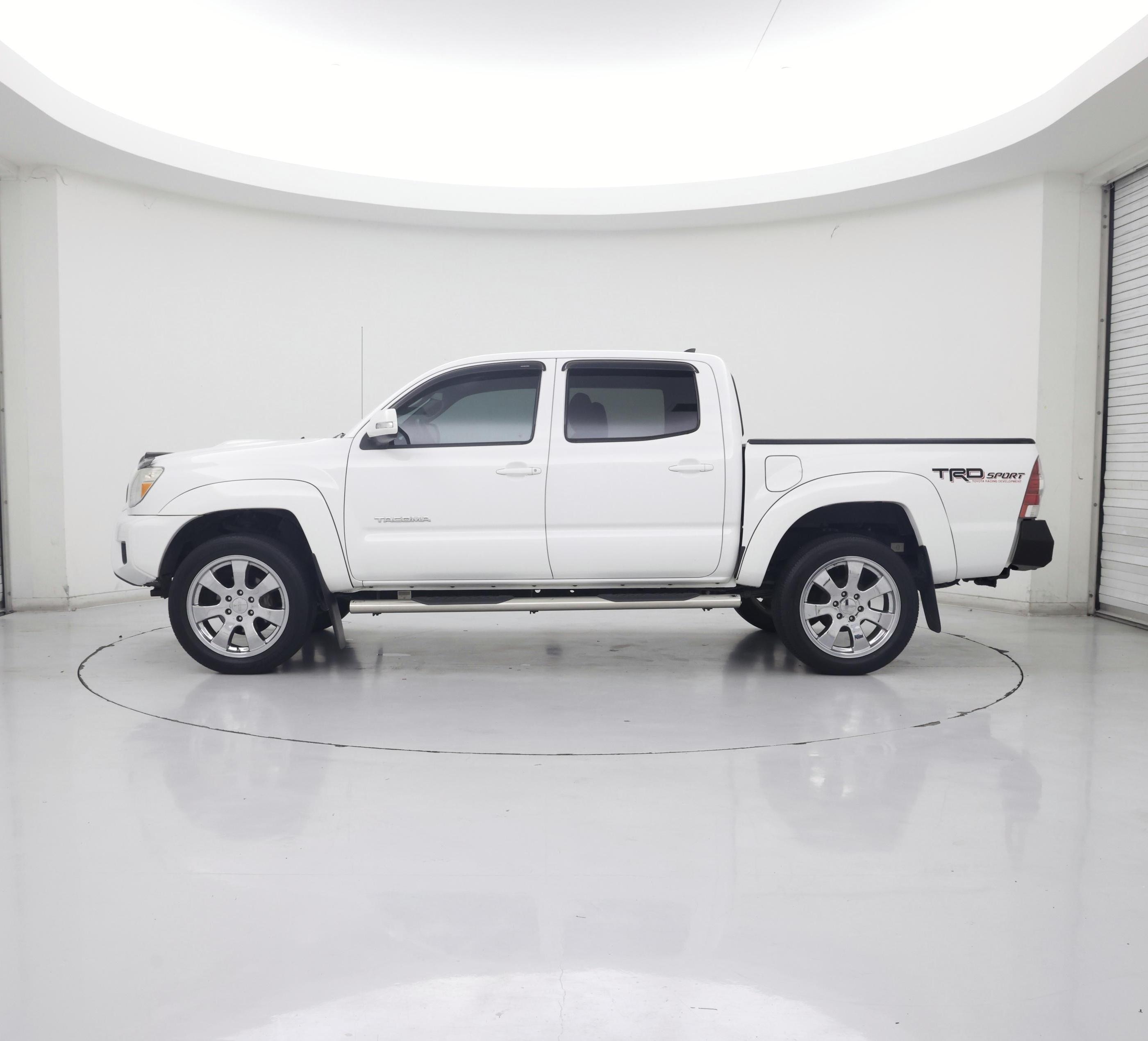 Thumbnail: 2014 Toyota Tacoma - 3