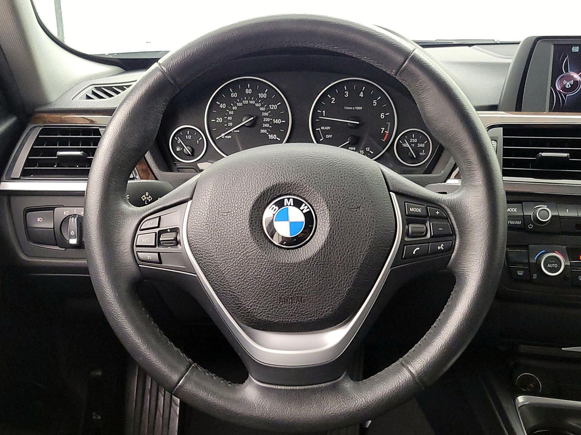 Thumbnail: 2015 BMW 3 Series - 10