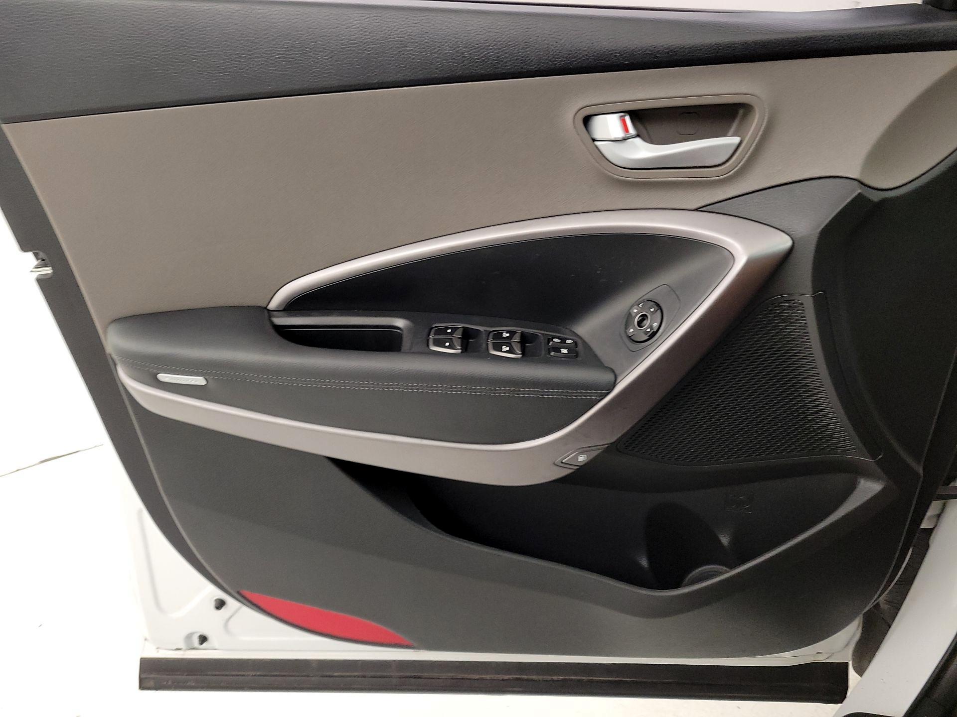 Thumbnail: 2015 Hyundai Santa Fe - 12