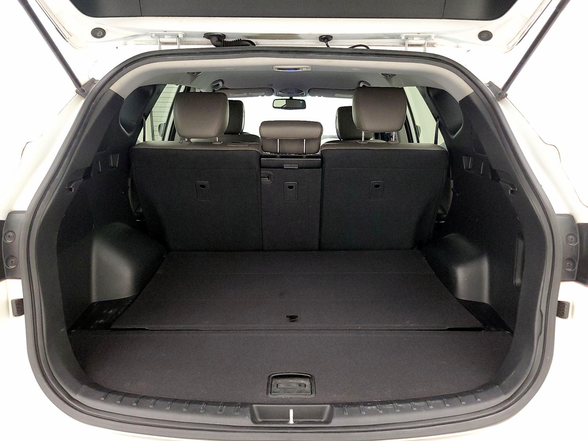 Thumbnail: 2015 Hyundai Santa Fe - 20