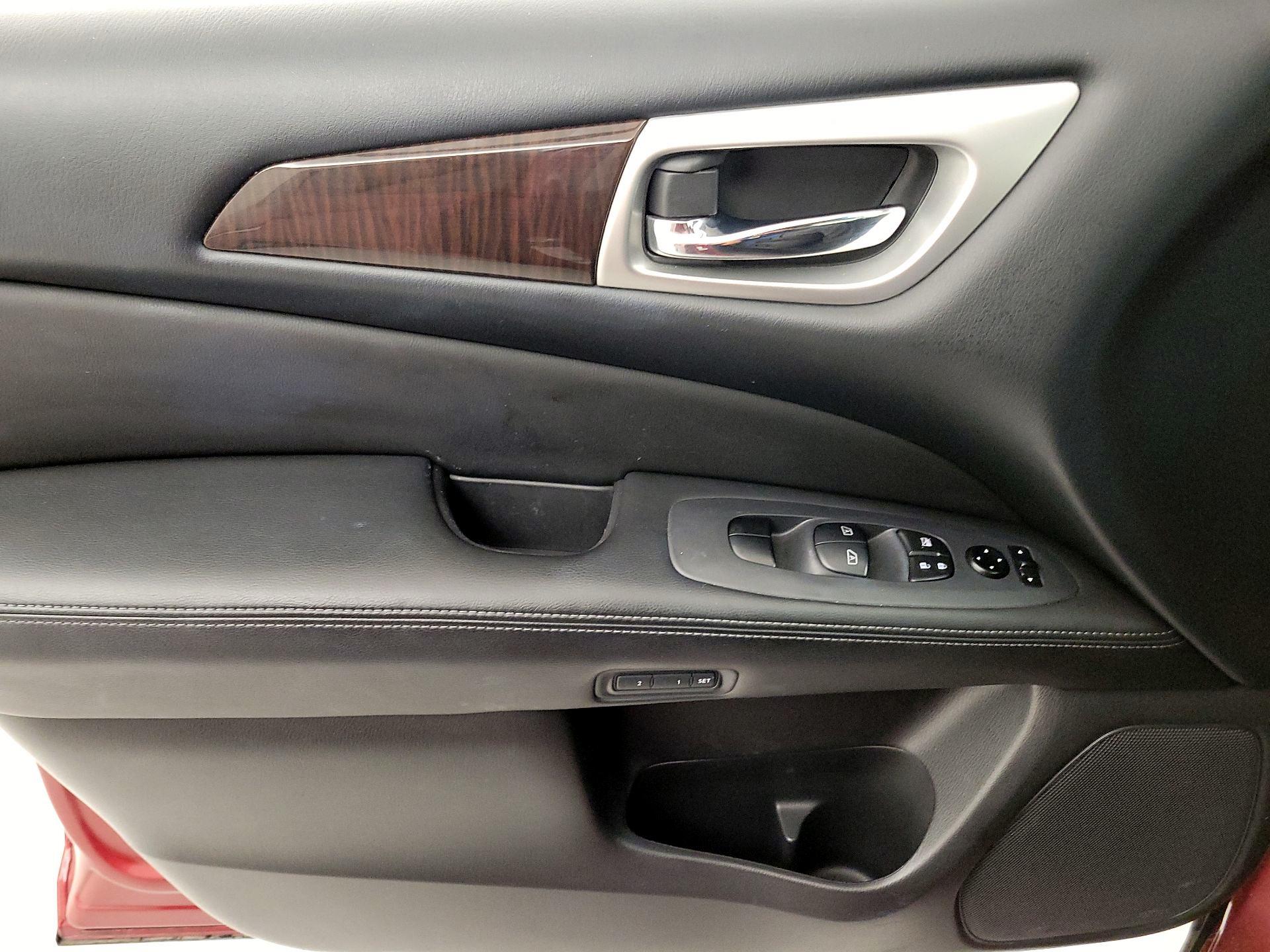 Thumbnail: 2015 Nissan Pathfinder - 12