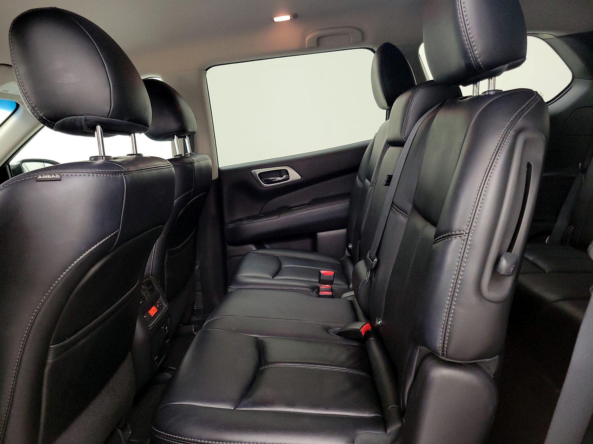 Thumbnail: 2015 Nissan Pathfinder - 19