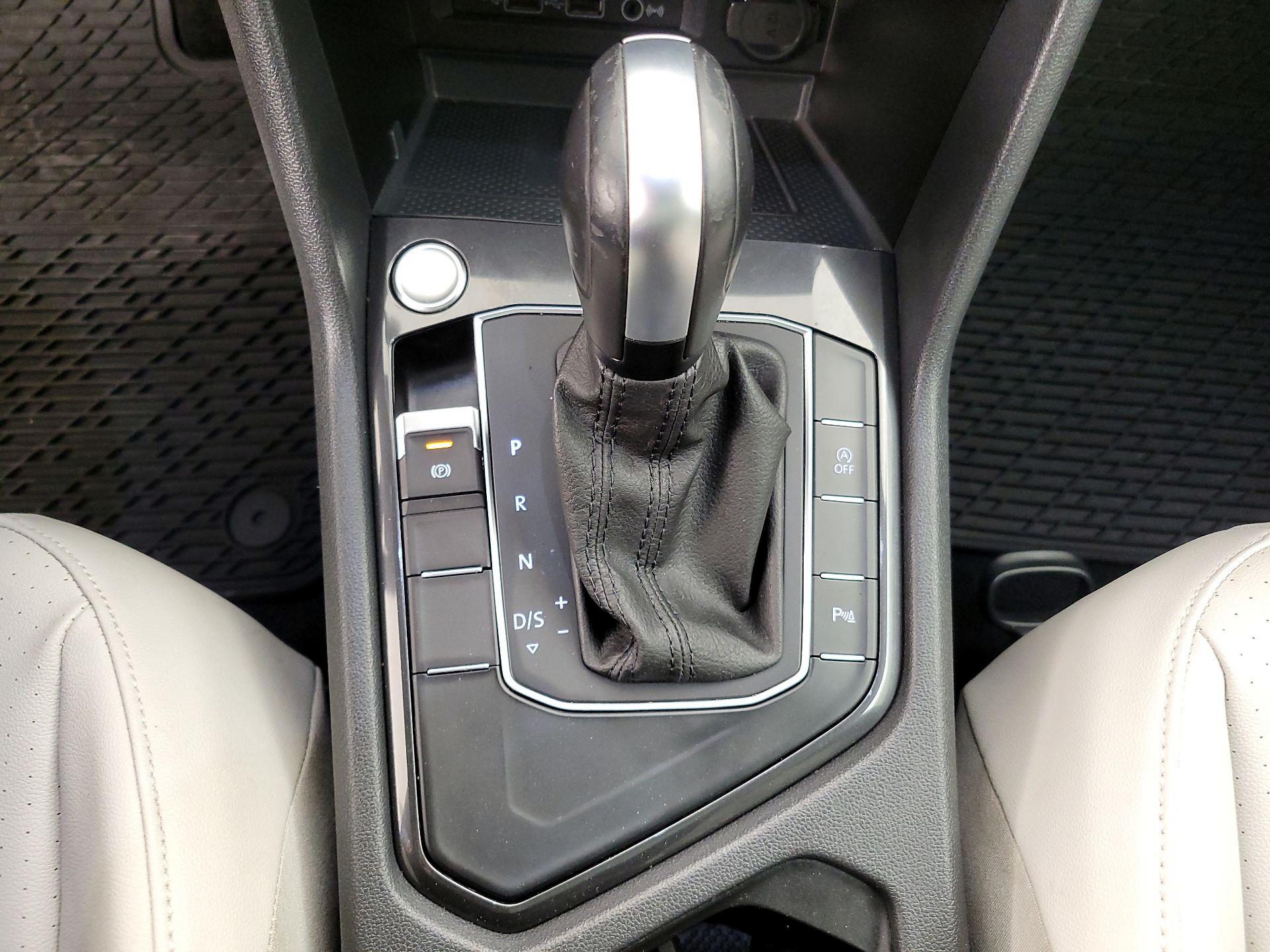 Thumbnail: 2020 Volkswagen Tiguan - 17