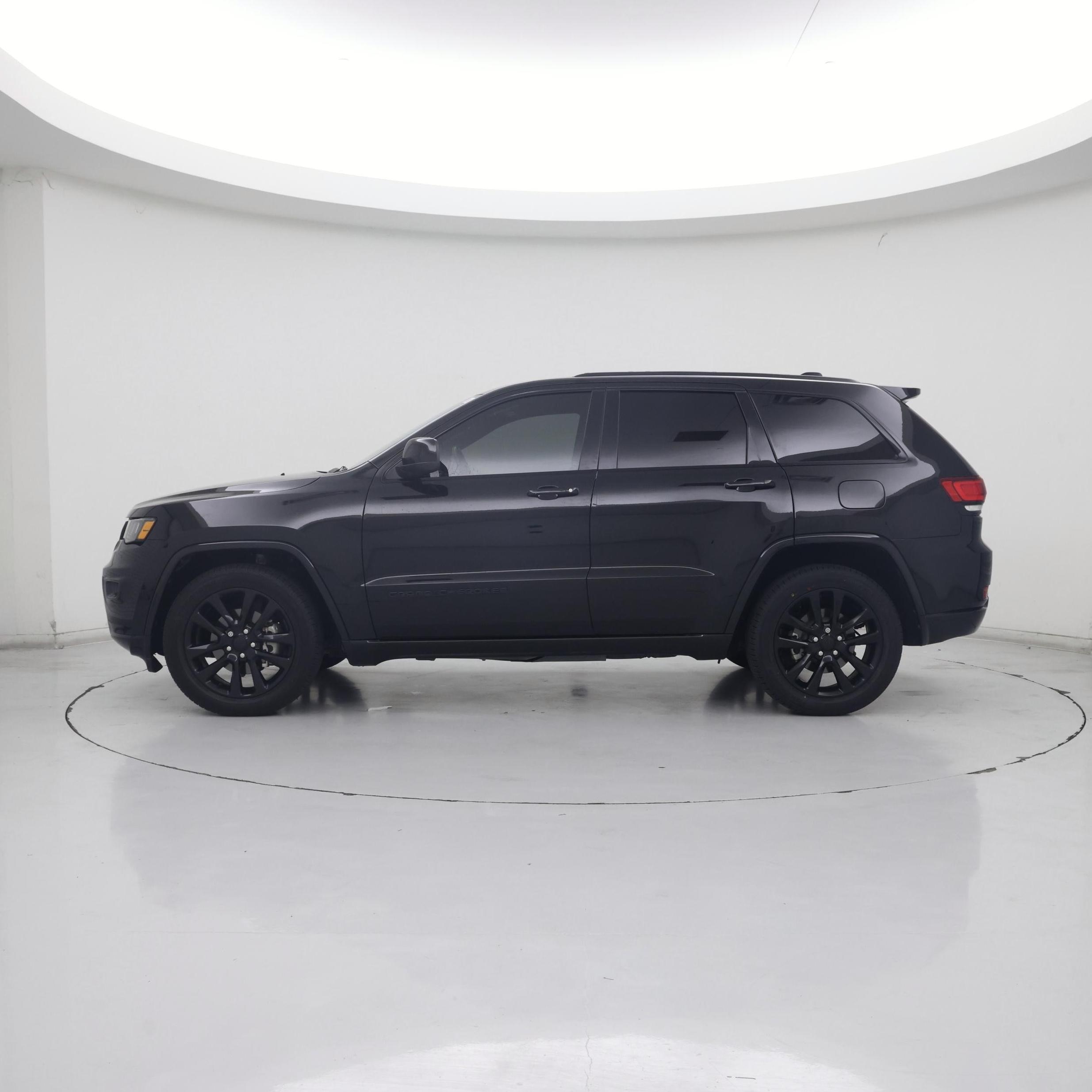 Thumbnail: 2020 Jeep Grand Cherokee - 3