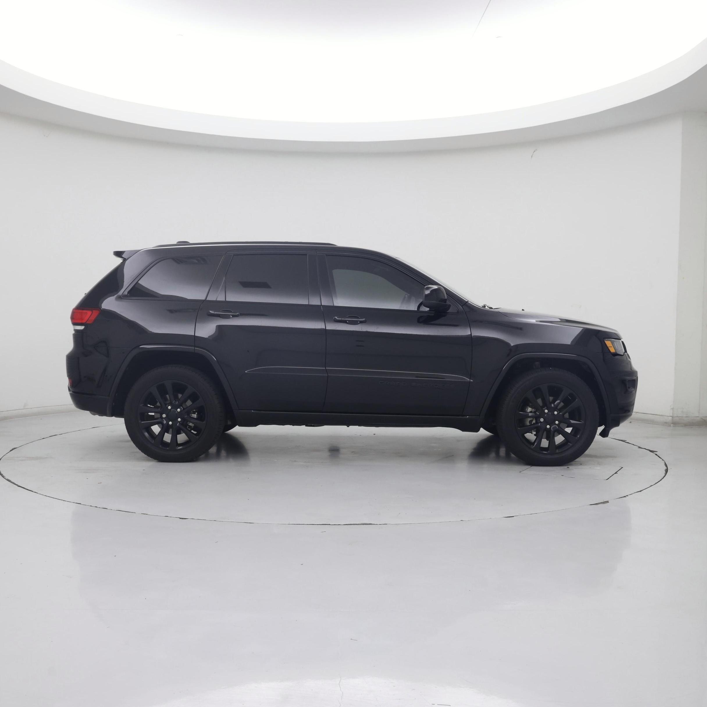 Thumbnail: 2020 Jeep Grand Cherokee - 7