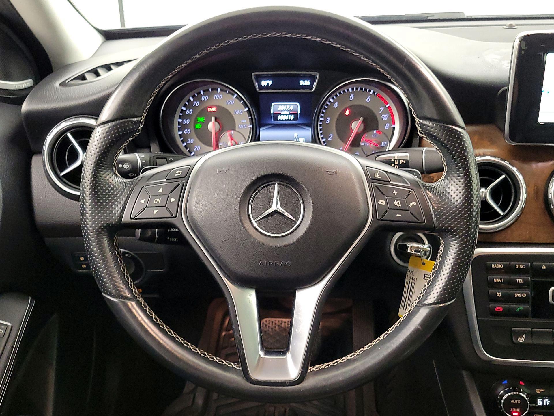 Thumbnail: 2015 Mercedes-Benz GLA - 10