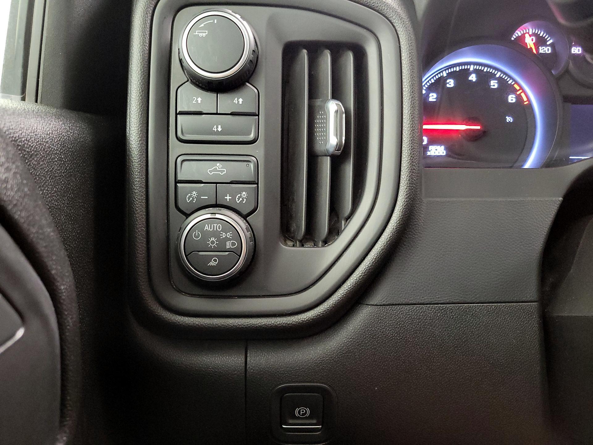 Thumbnail: 2021 Chevrolet Silverado 2500 - 13
