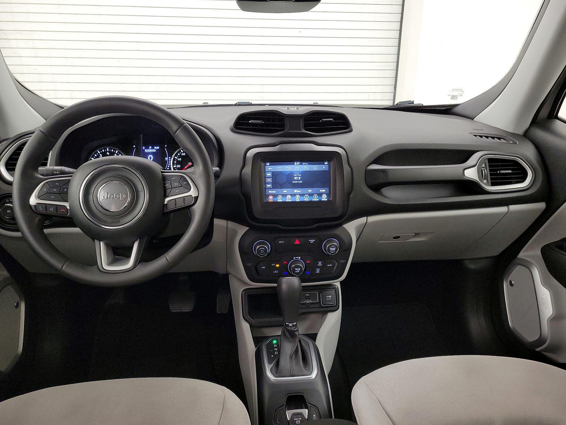 Thumbnail: 2018 Jeep Renegade - 9