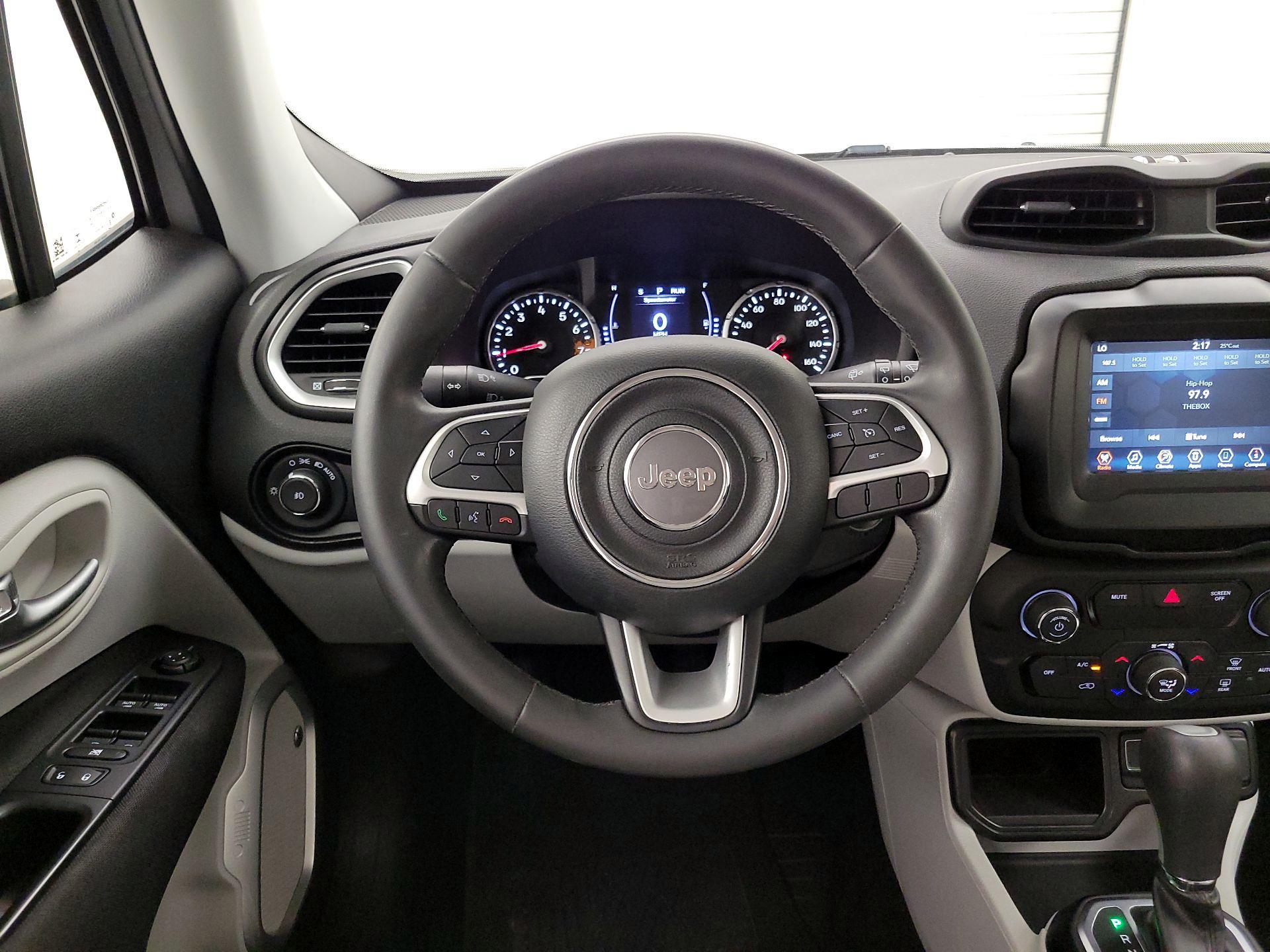Thumbnail: 2018 Jeep Renegade - 10
