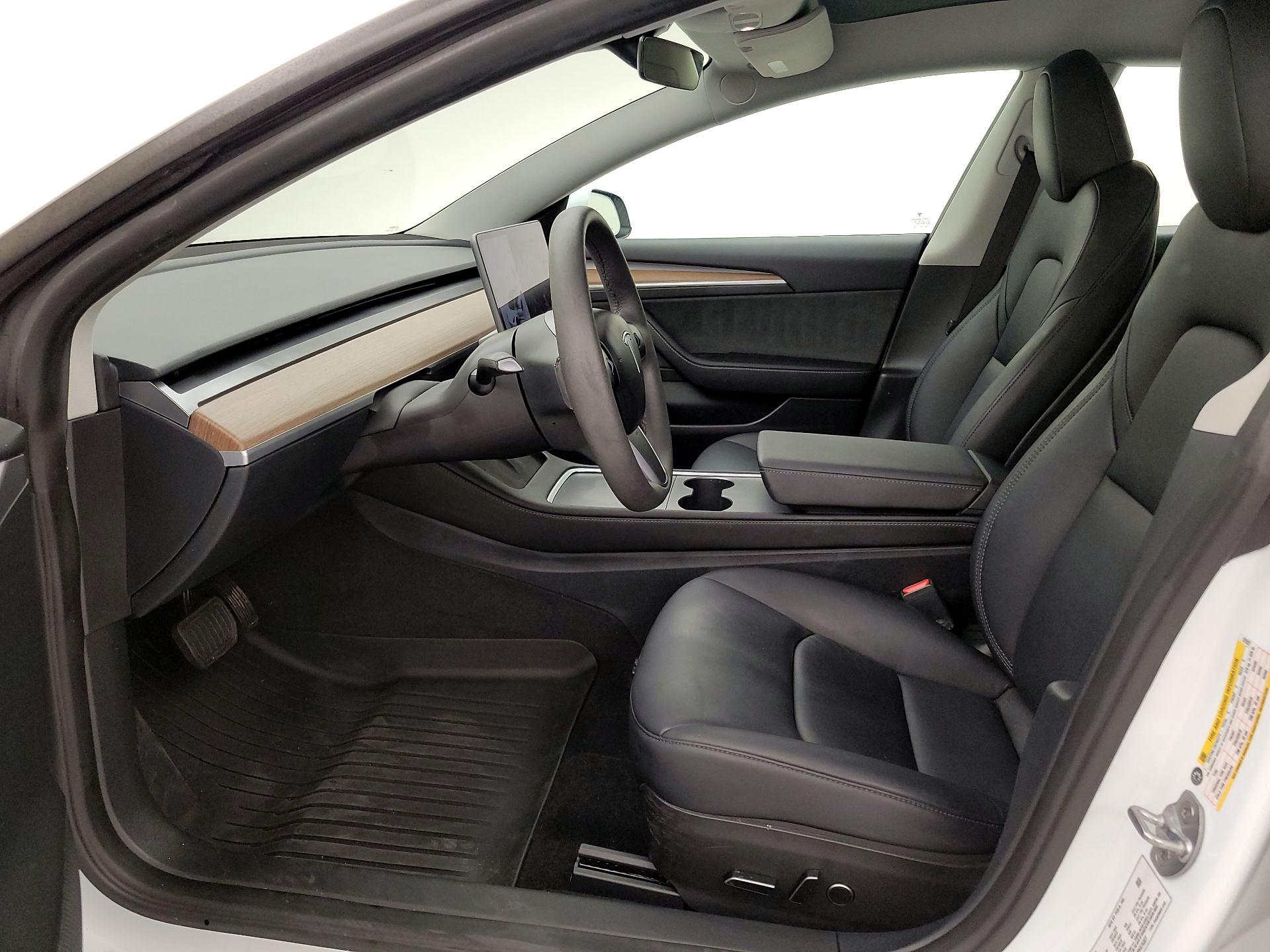 Thumbnail: 2023 Tesla Model 3 - 11