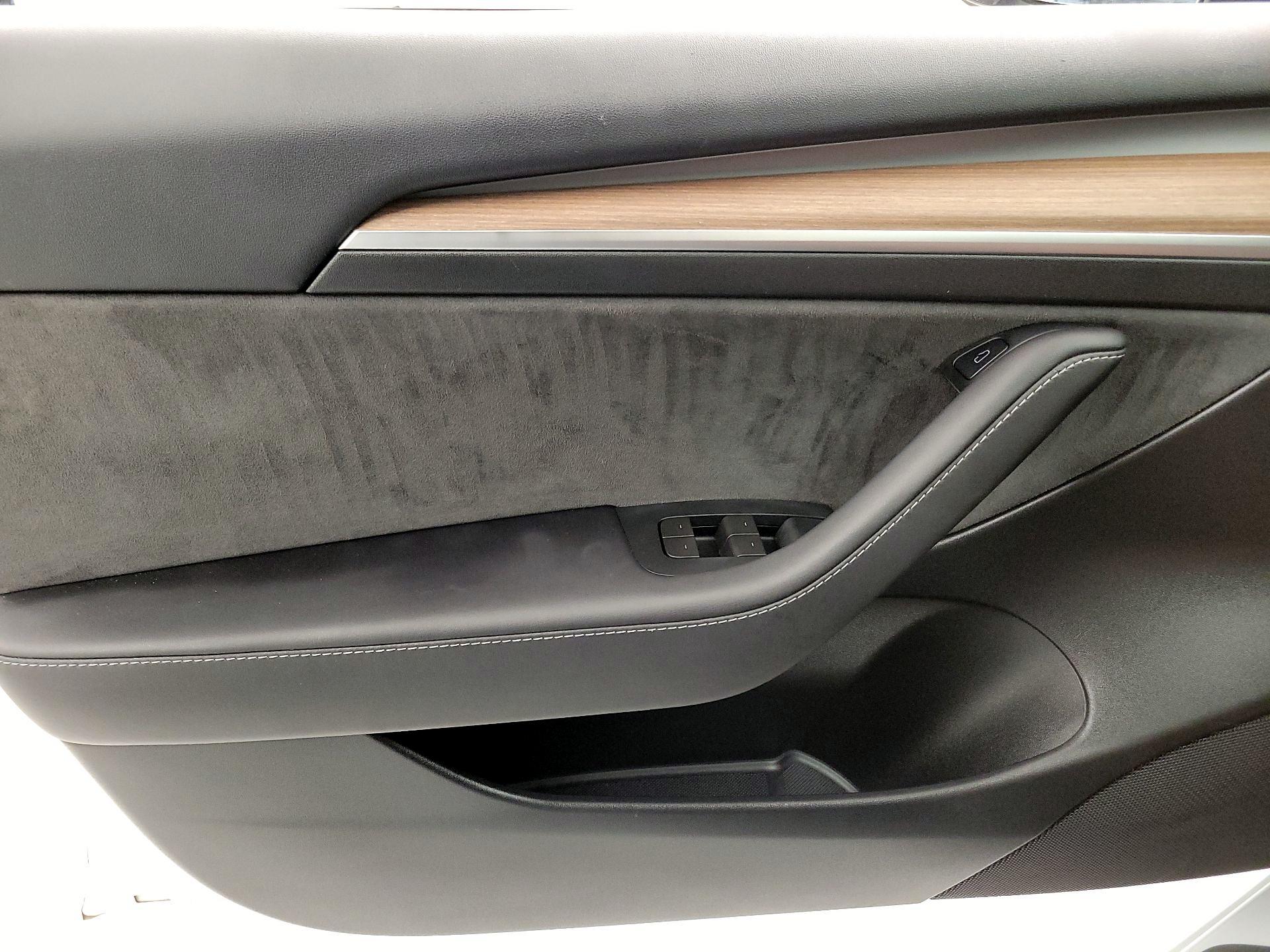 Thumbnail: 2023 Tesla Model 3 - 12