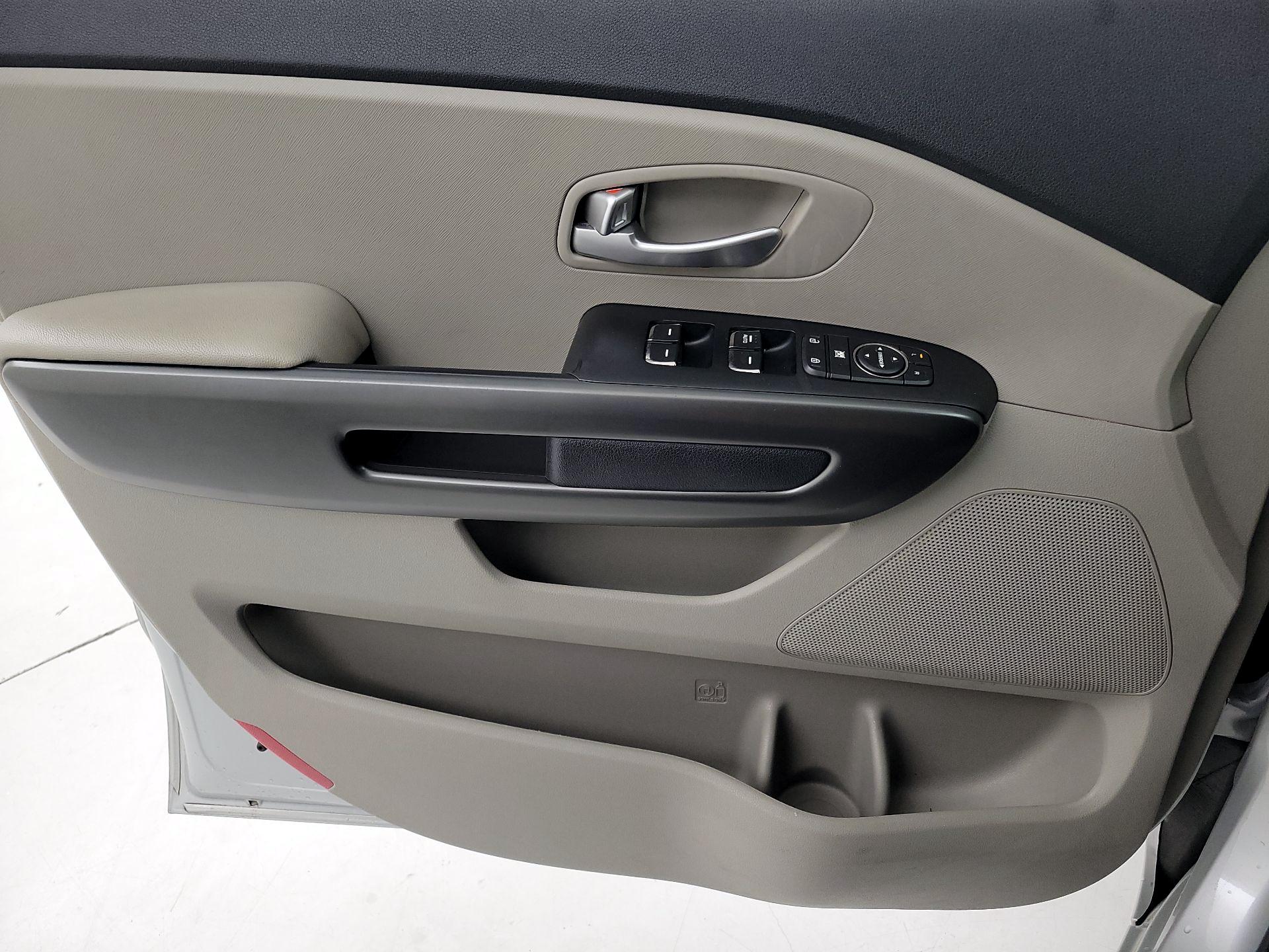 Thumbnail: 2019 Kia Sedona - 12