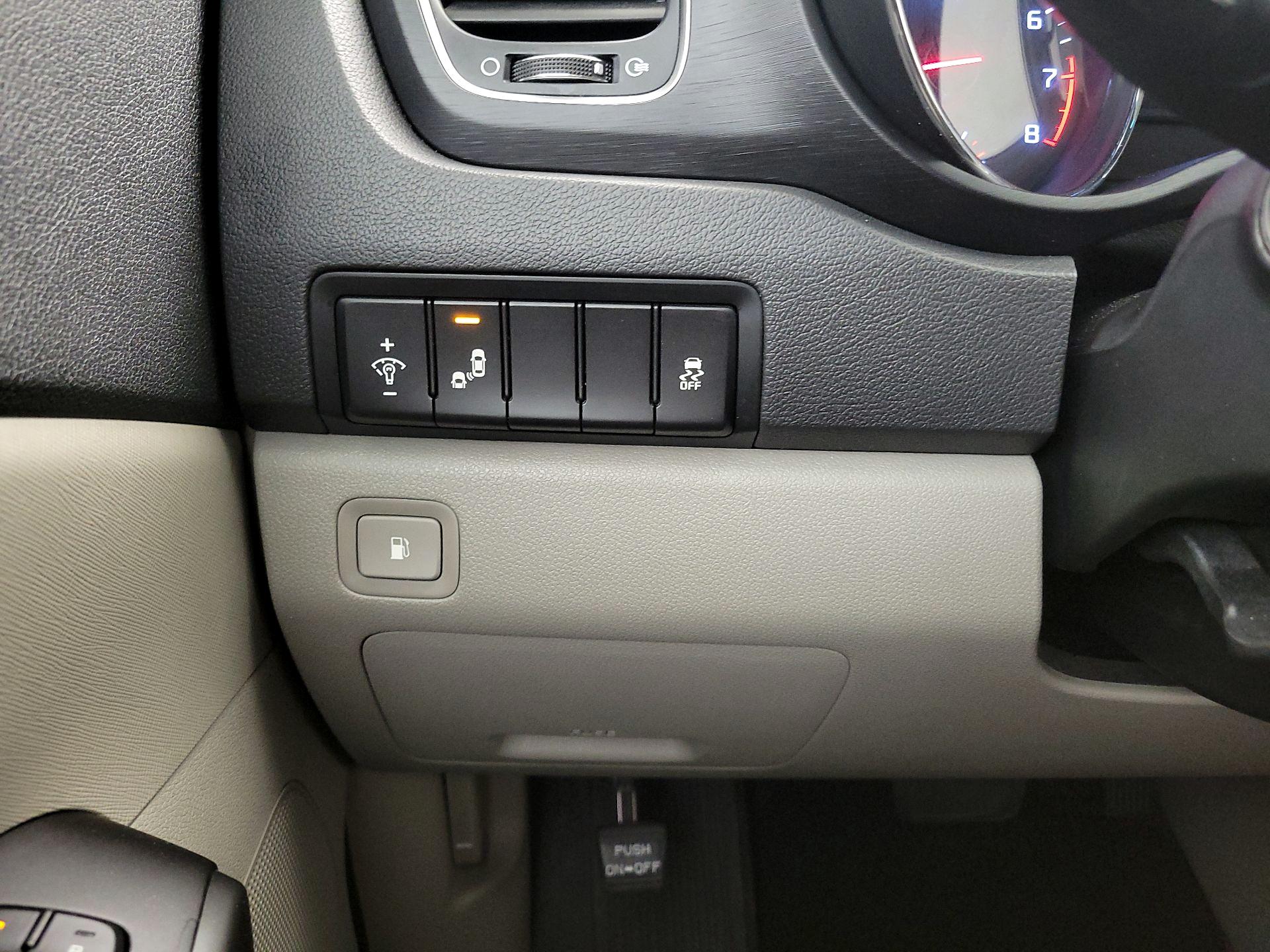 Thumbnail: 2019 Kia Sedona - 13