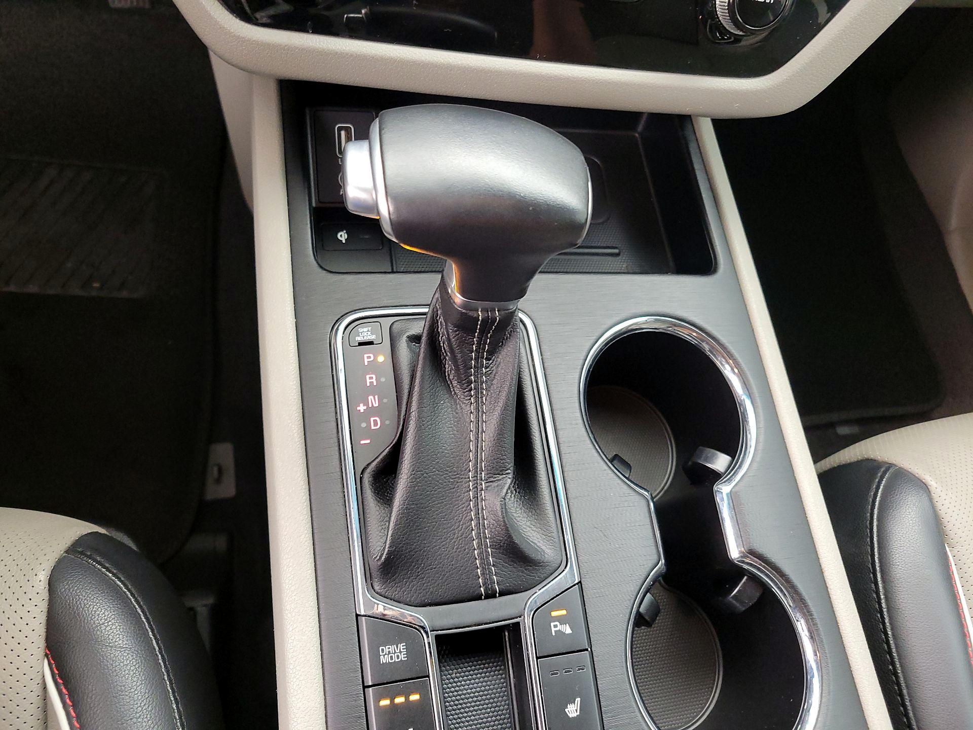 Thumbnail: 2019 Kia Sedona - 17