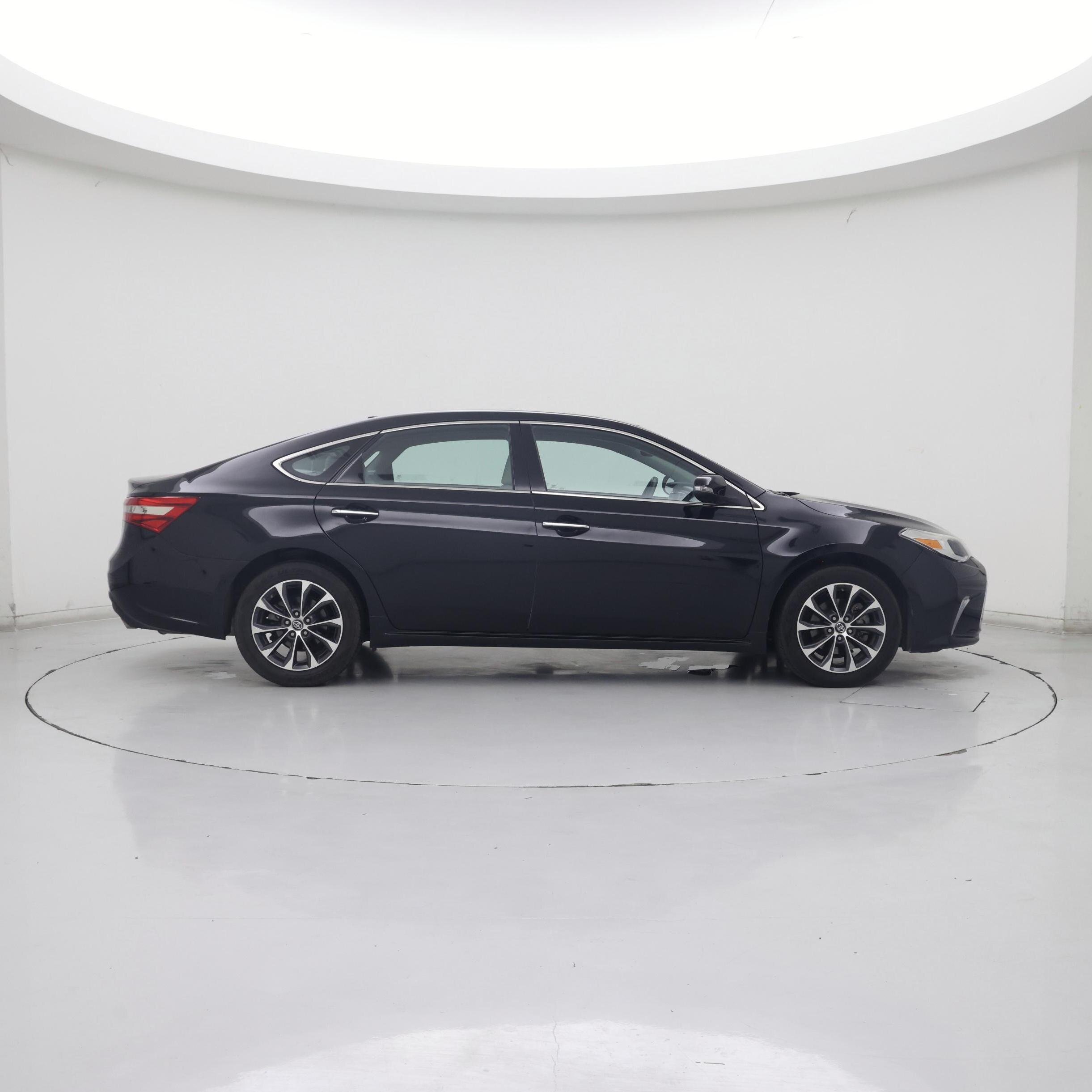Thumbnail: 2016 Toyota Avalon - 7