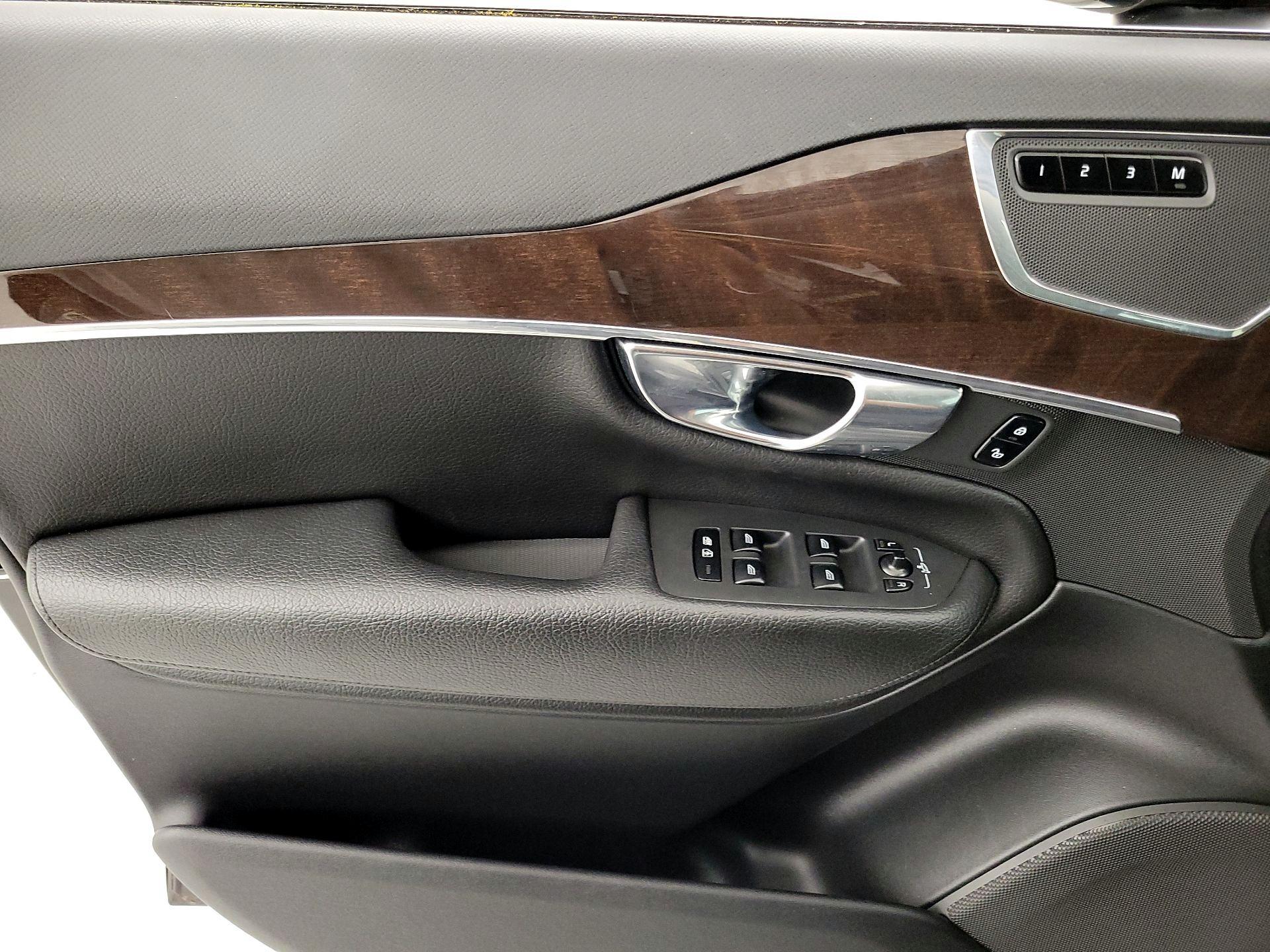 Thumbnail: 2018 Volvo XC90 - 12
