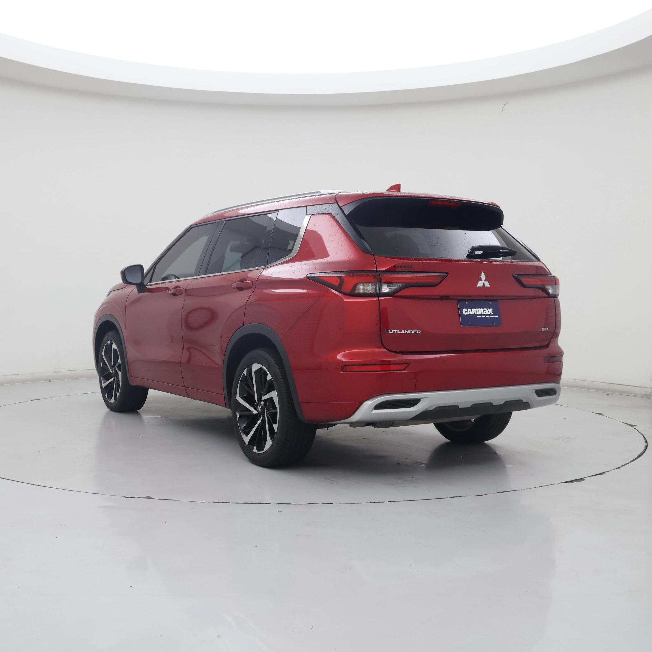 Thumbnail: 2023 Mitsubishi Outlander - 2