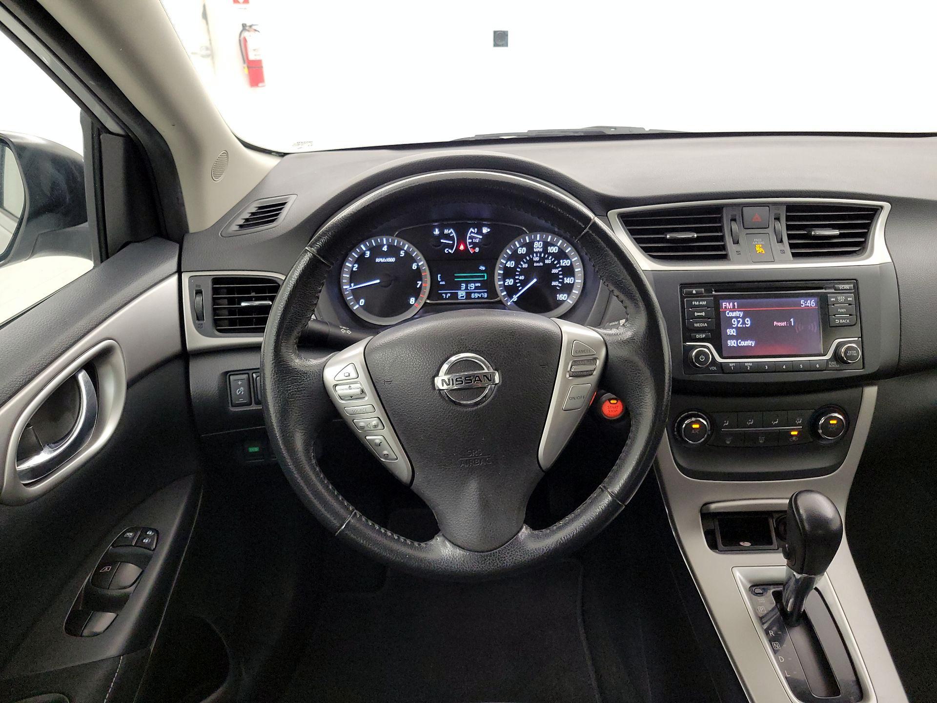 Thumbnail: 2015 Nissan Sentra - 10