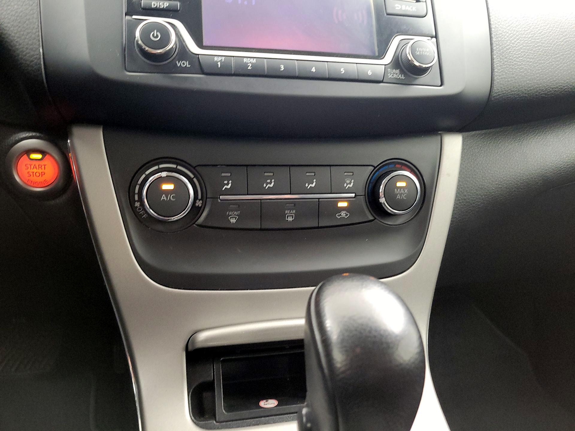 Thumbnail: 2015 Nissan Sentra - 16