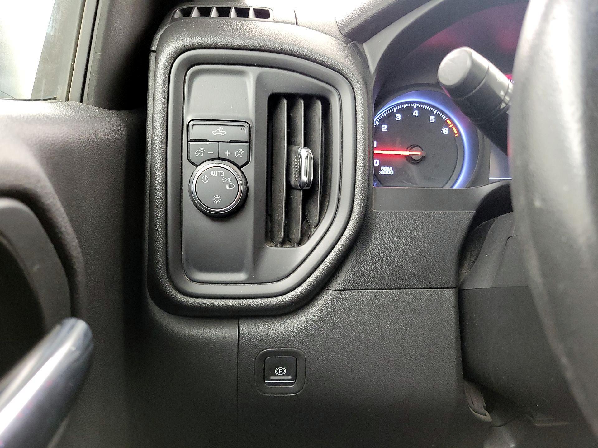 Thumbnail: 2019 Chevrolet Silverado 1500 - 13