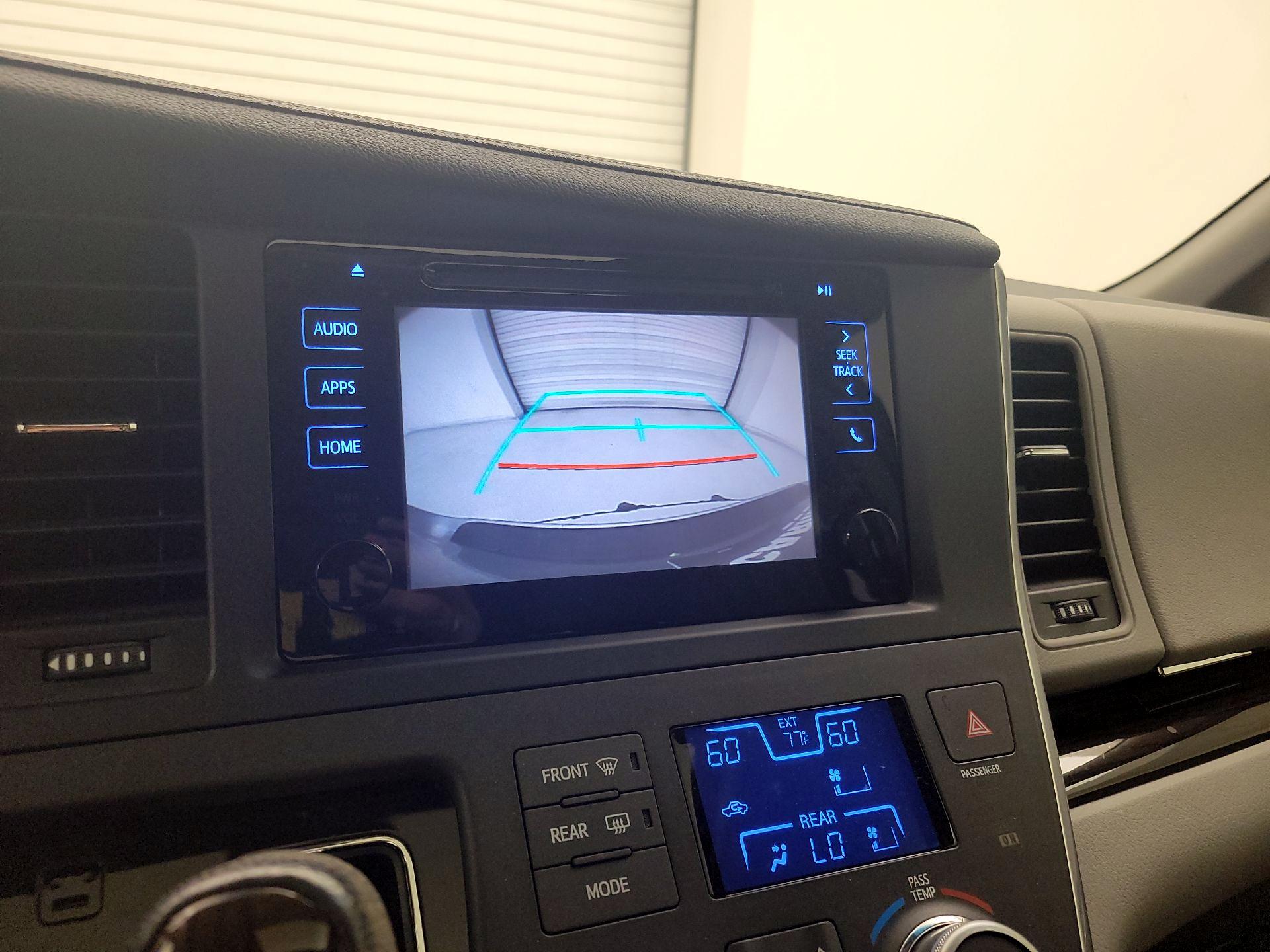Thumbnail: 2015 Toyota Sienna - 14