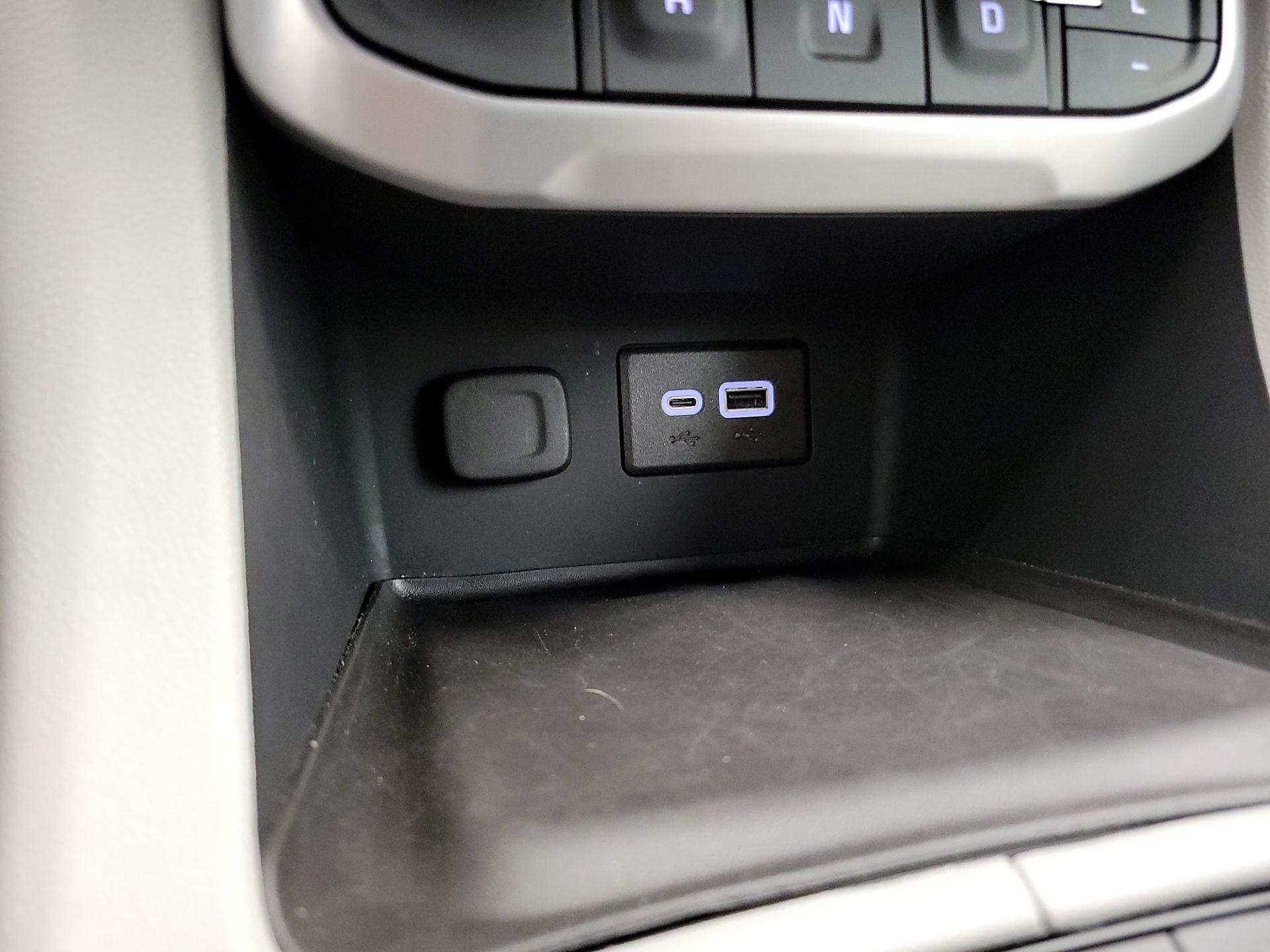 Thumbnail: 2023 GMC Acadia - 18