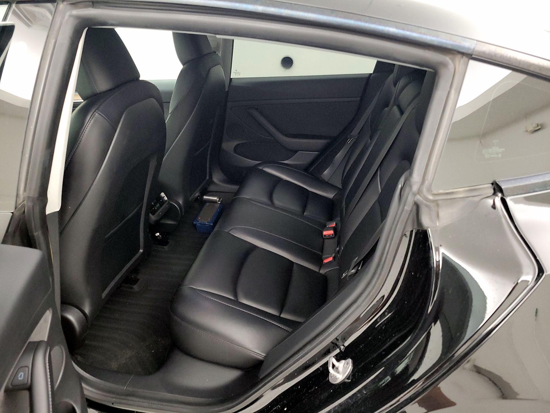 Thumbnail: 2021 Tesla Model 3 - 19